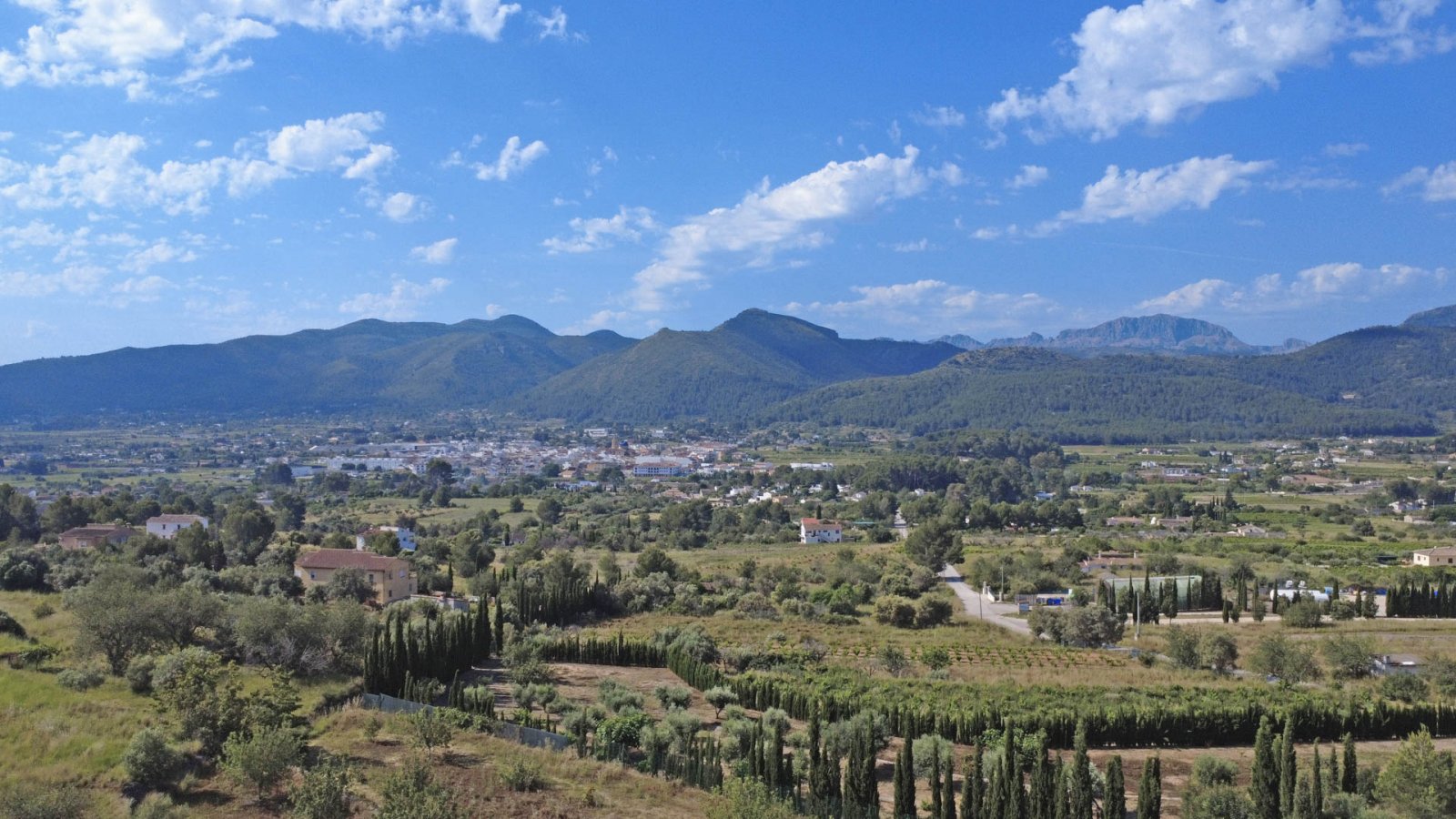 C4XY4536JAL Renovierte Villa zum Verkauf mit Panoramablick auf das Tal im Valle del Paraíso