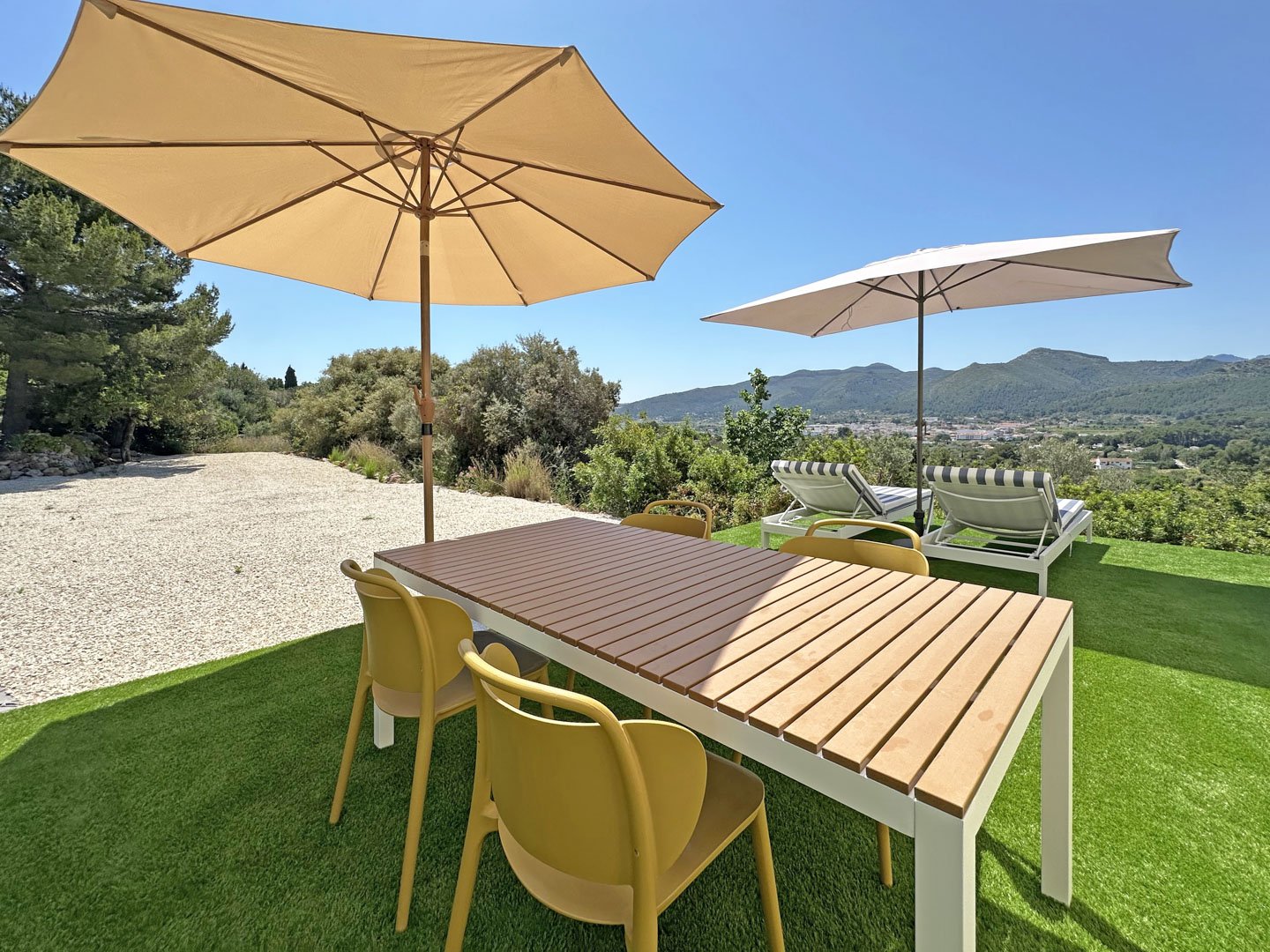 C4XY4536JAL Renovierte Villa zum Verkauf mit Panoramablick auf das Tal im Valle del Paraíso