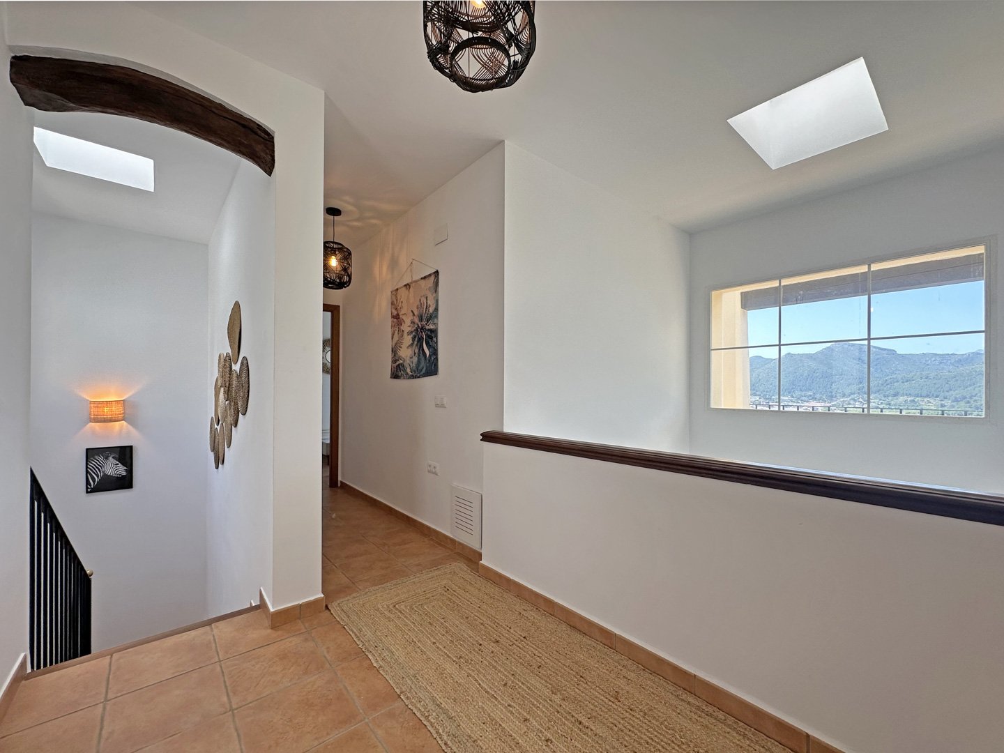 C4XY4536JAL Renovierte Villa zum Verkauf mit Panoramablick auf das Tal im Valle del Paraíso