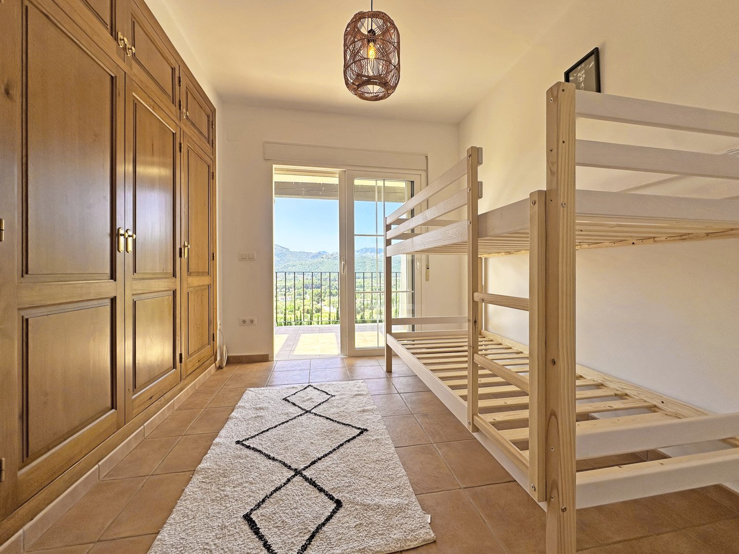 C4XY4536JAL Renovierte Villa zum Verkauf mit Panoramablick auf das Tal im Valle del Paraíso