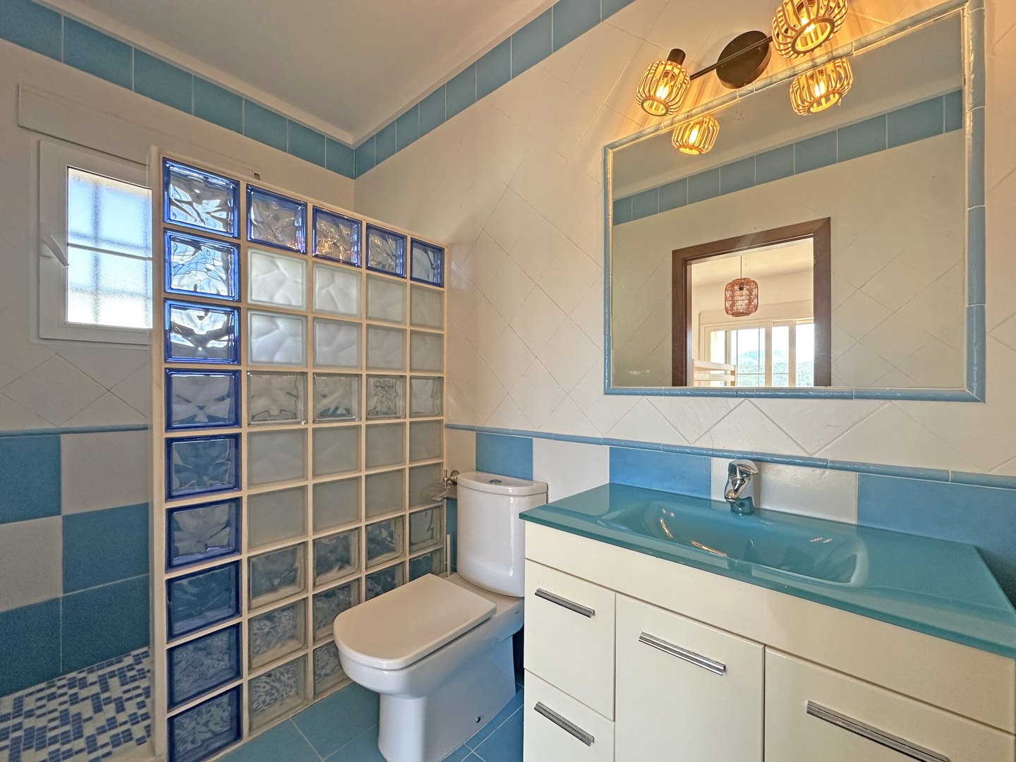 C4XY4536JAL Renovierte Villa zum Verkauf mit Panoramablick auf das Tal im Valle del Paraíso