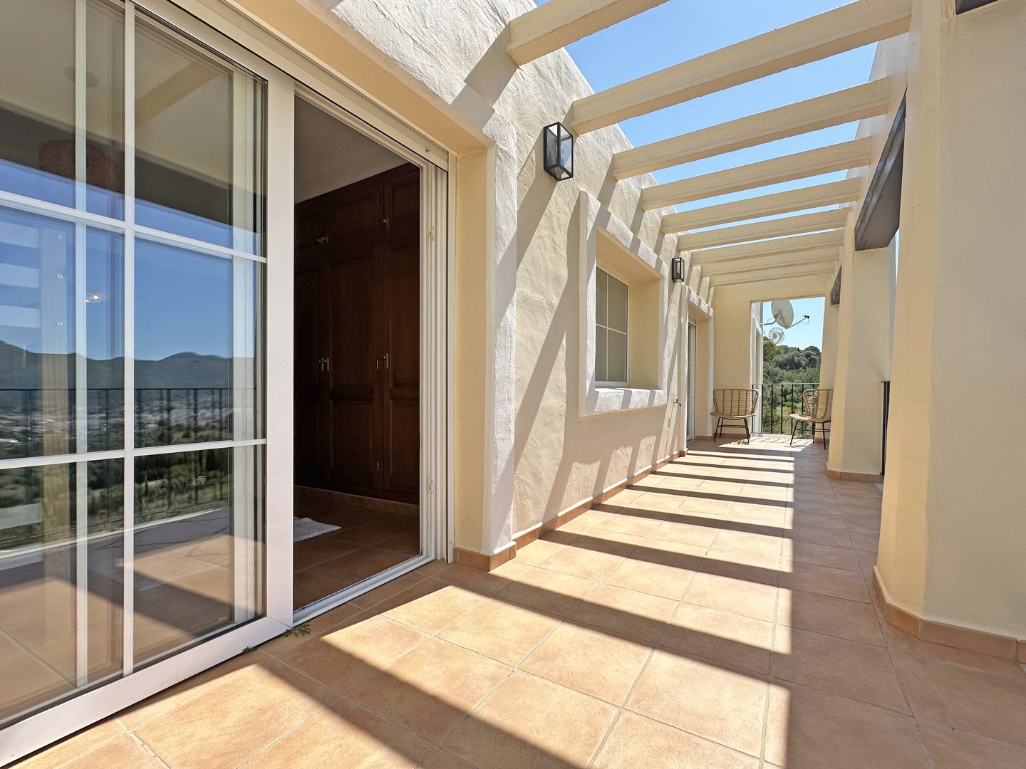 C4XY4536JAL Renovierte Villa zum Verkauf mit Panoramablick auf das Tal im Valle del Paraíso