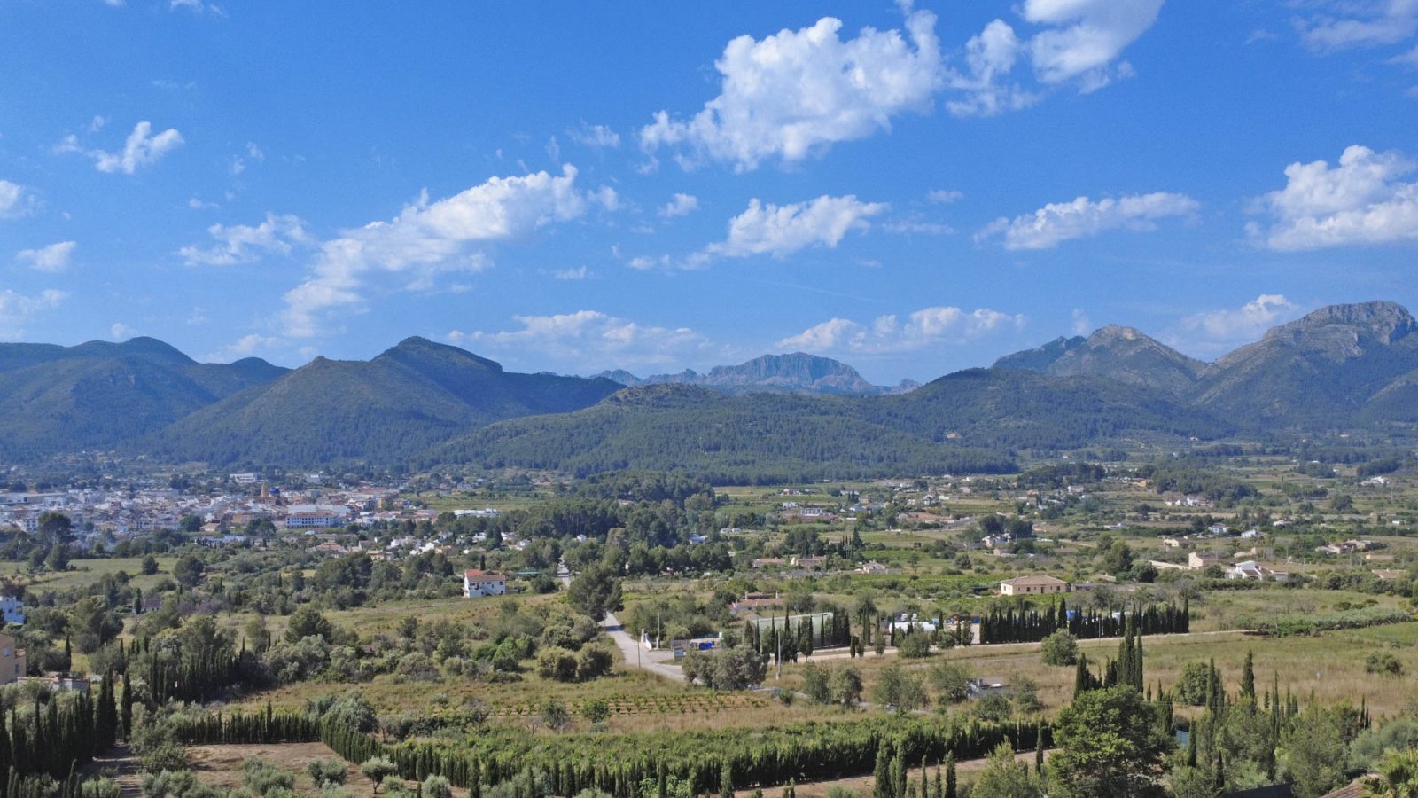 C4XY4536JAL Renovierte Villa zum Verkauf mit Panoramablick auf das Tal im Valle del Paraíso