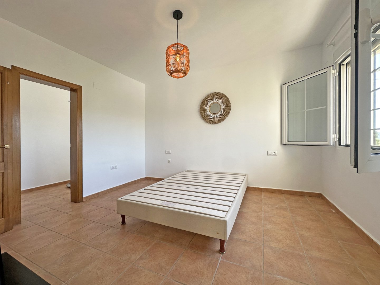 C4XY4536JAL Renovierte Villa zum Verkauf mit Panoramablick auf das Tal im Valle del Paraíso