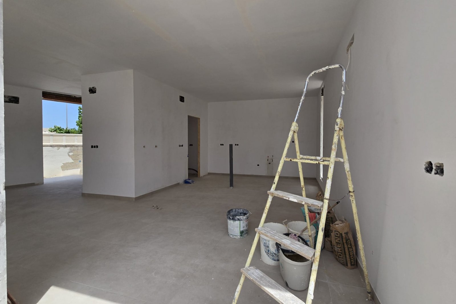 8288VER Moderne Villa im Bau in Meeresnähe zum Verkauf in Vergel.