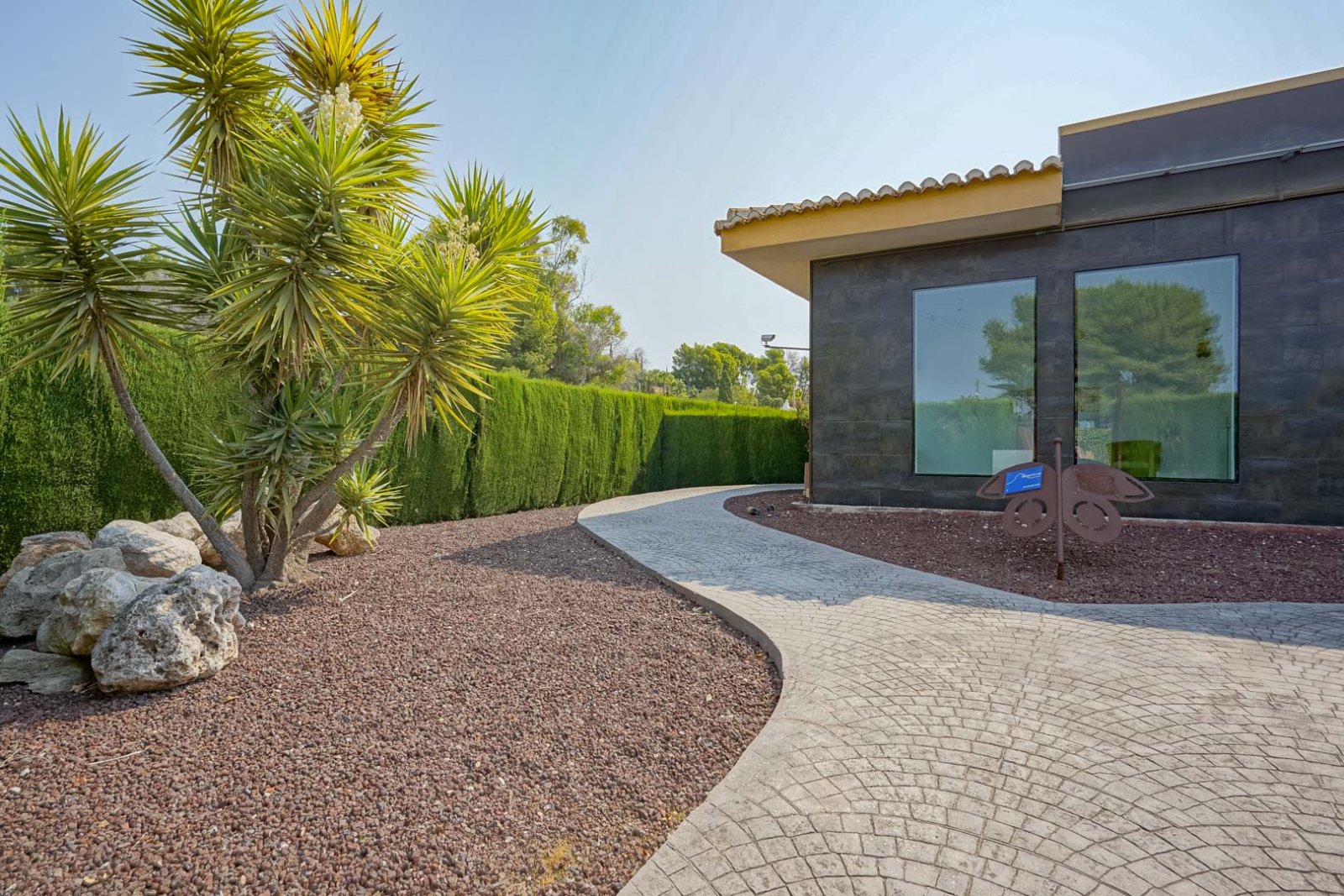 4559JAV Multifunktionale Gewerbeimmobilie zum Verkauf in Jávea