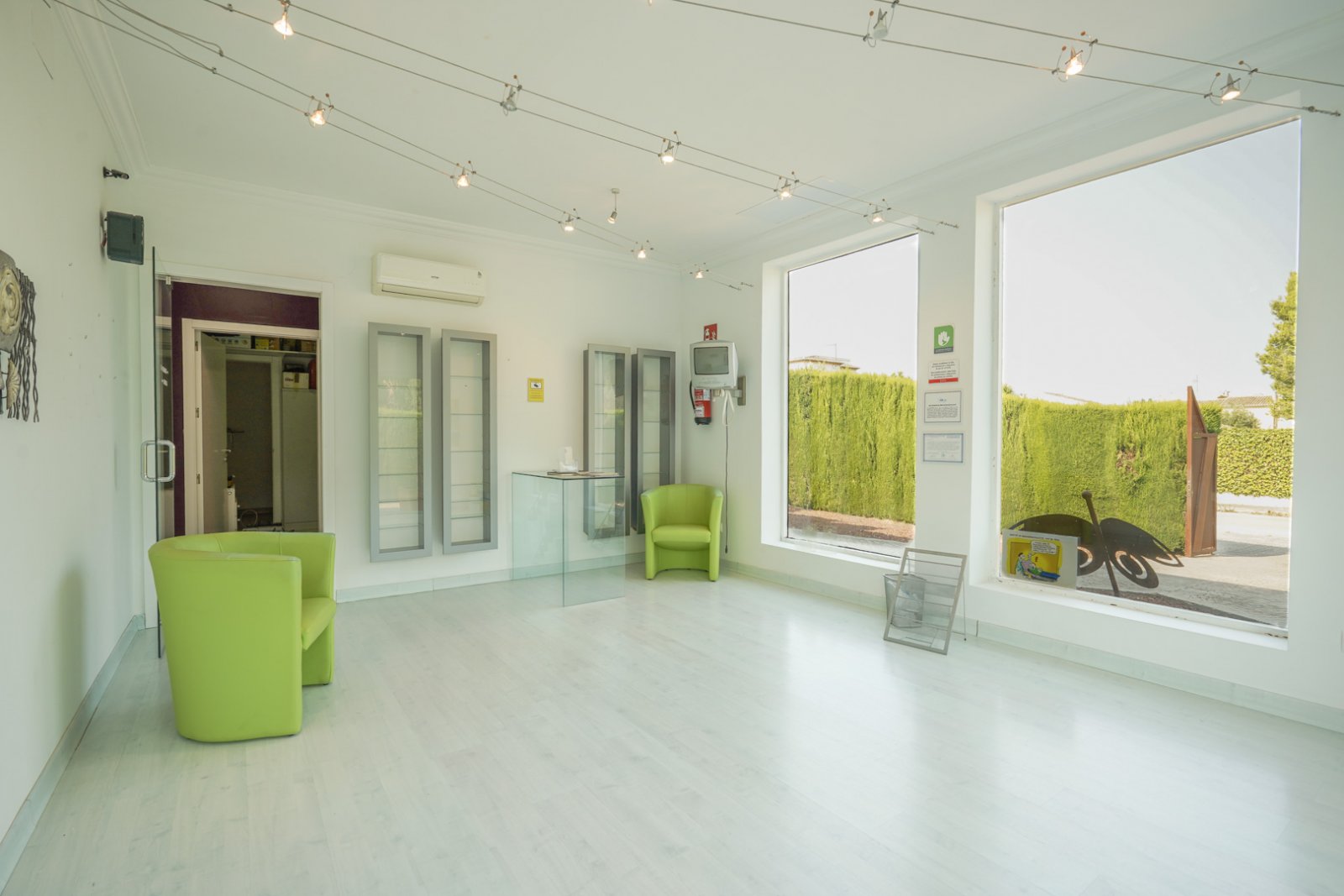 4559JAV Multifunktionale Gewerbeimmobilie zum Verkauf in Jávea