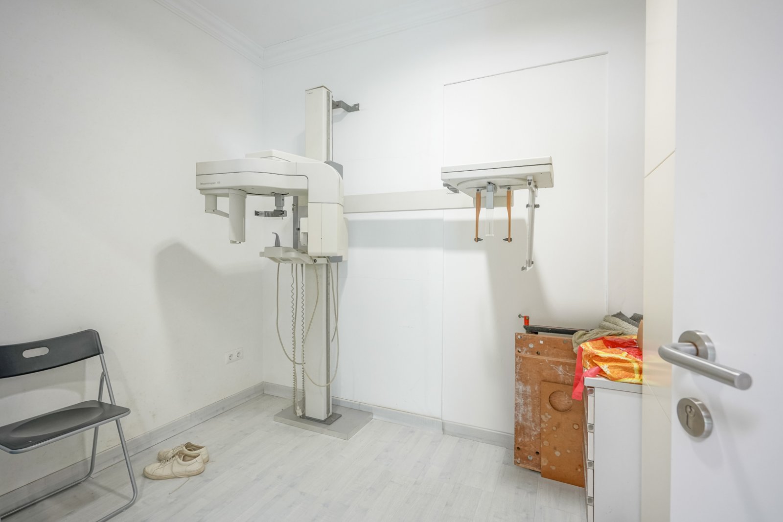 4559JAV Multifunktionale Gewerbeimmobilie zum Verkauf in Jávea