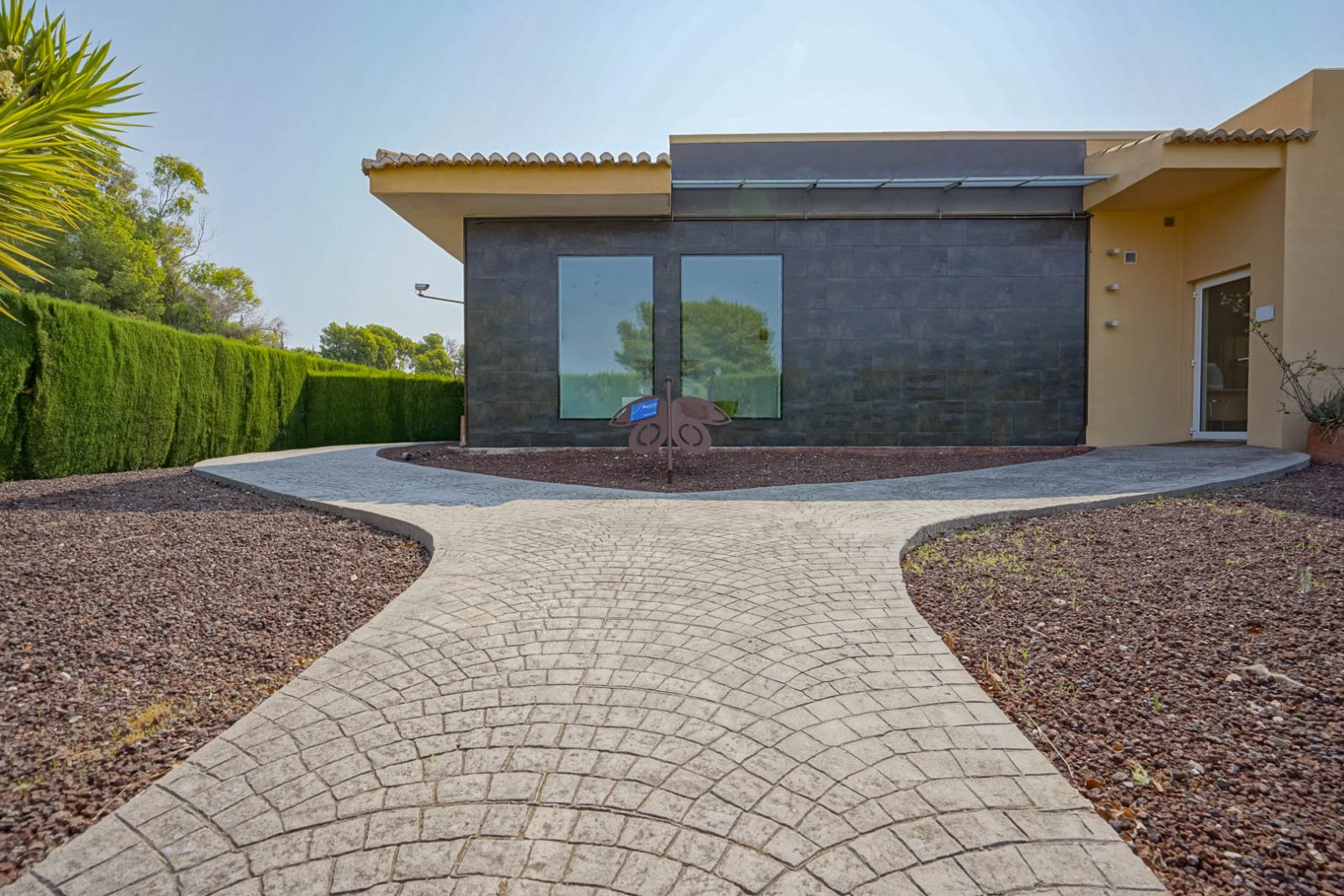 4559JAV Multifunktionale Gewerbeimmobilie zum Verkauf in Jávea