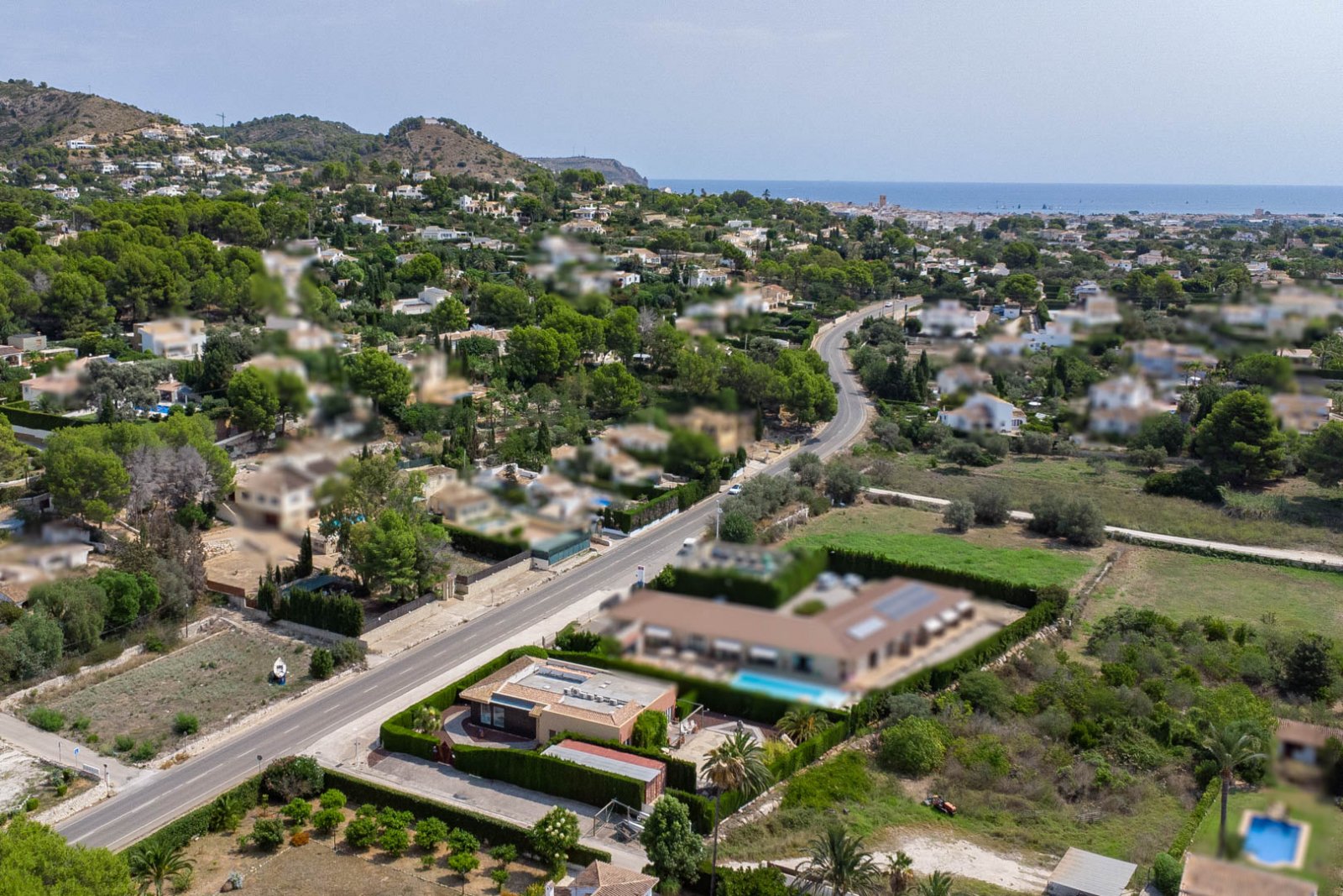 4559JAV Multifunktionale Gewerbeimmobilie zum Verkauf in Jávea