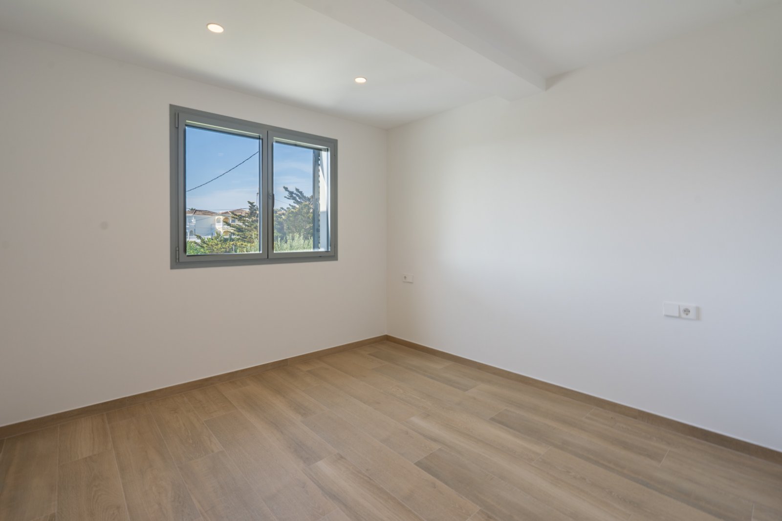 C4XY4581BEN Moderne Villa zum Verkauf in La Fustera Benissa