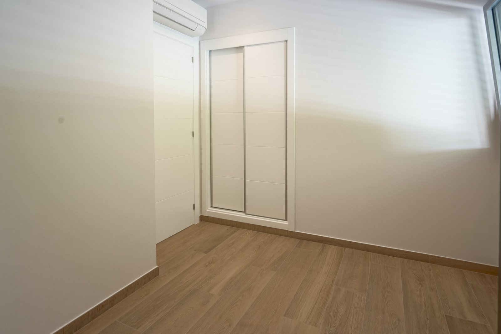 C4XY4581BEN Moderne Villa zum Verkauf in La Fustera Benissa