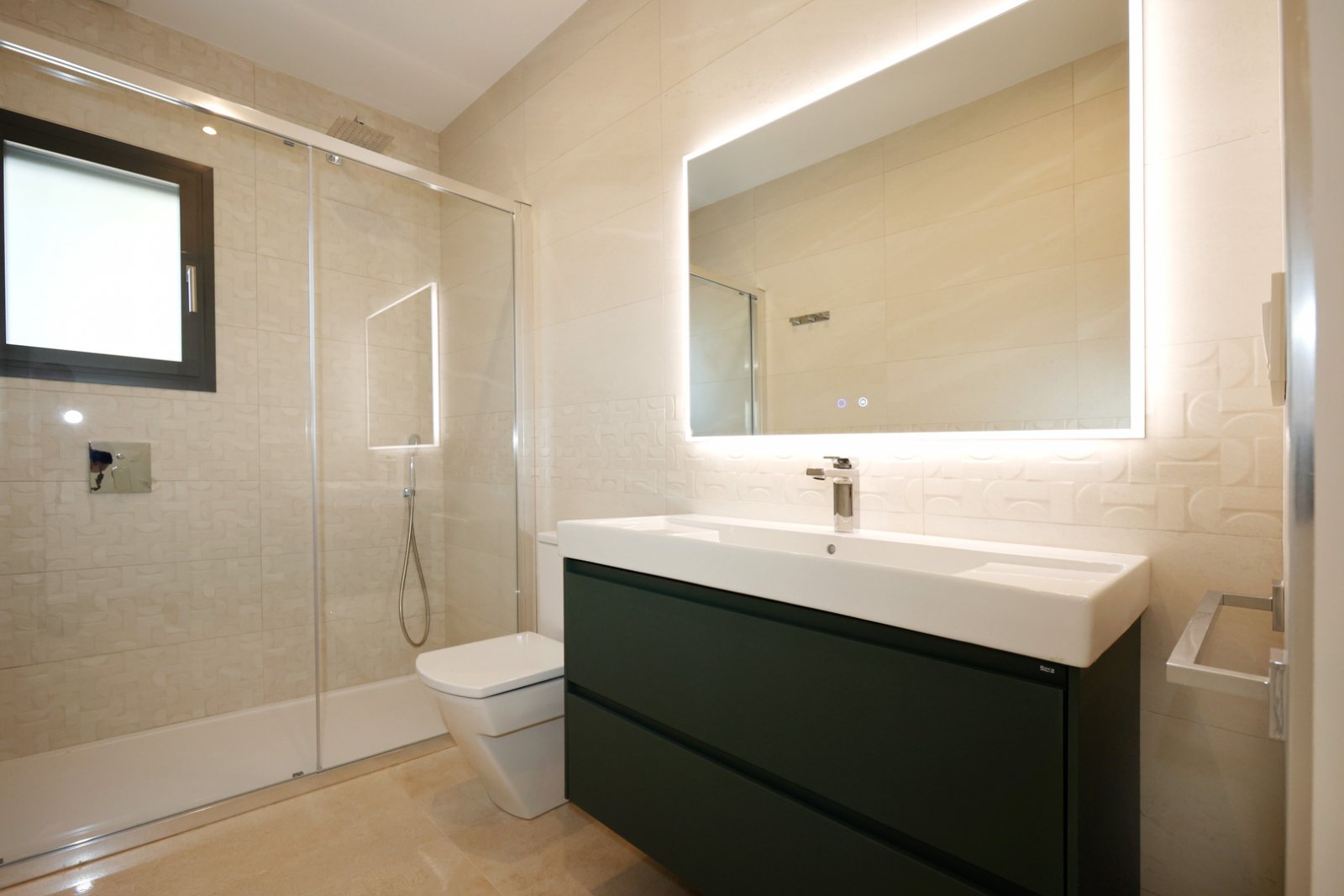 8308CAL Moderne Villa mit Bergblick, zu verkaufen in Calpe.