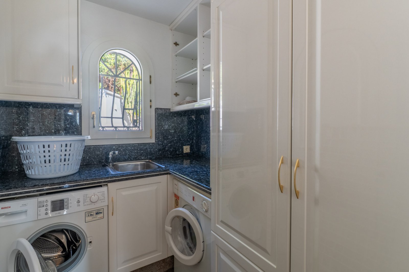 9006BEN Mediterrane Villa mit Panoramablick aufs Meer in Benissa zu verkaufen.