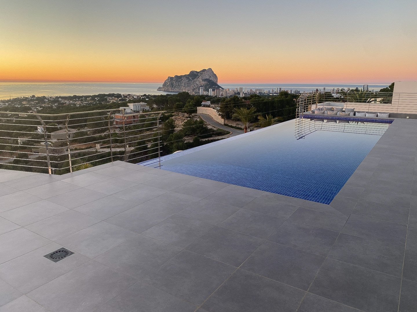 4442BEN Moderne Villa mit atemberaubendem Meerblick in Benissa zu verkaufen