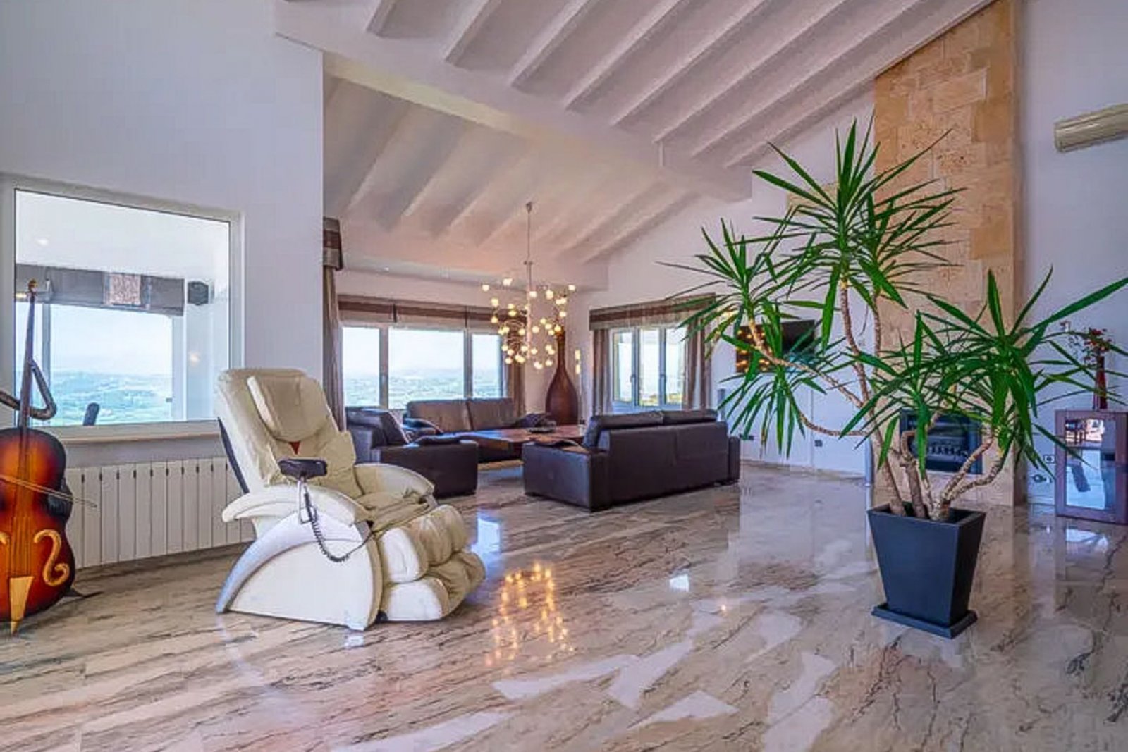 9001MOR Villa mit Pool und Meerblick in Moraira zu verkaufen.