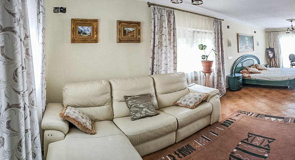 4196JAV Villa mit separater Wohnung zum Verkauf in Jávea