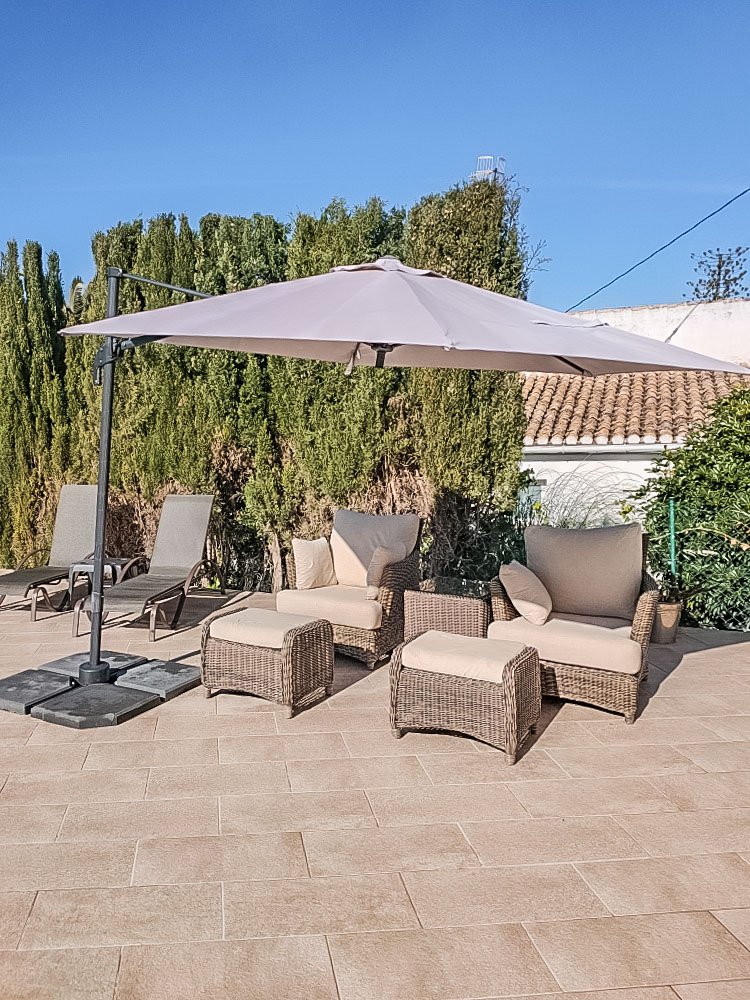 4196JAV Villa mit separater Wohnung zum Verkauf in Jávea