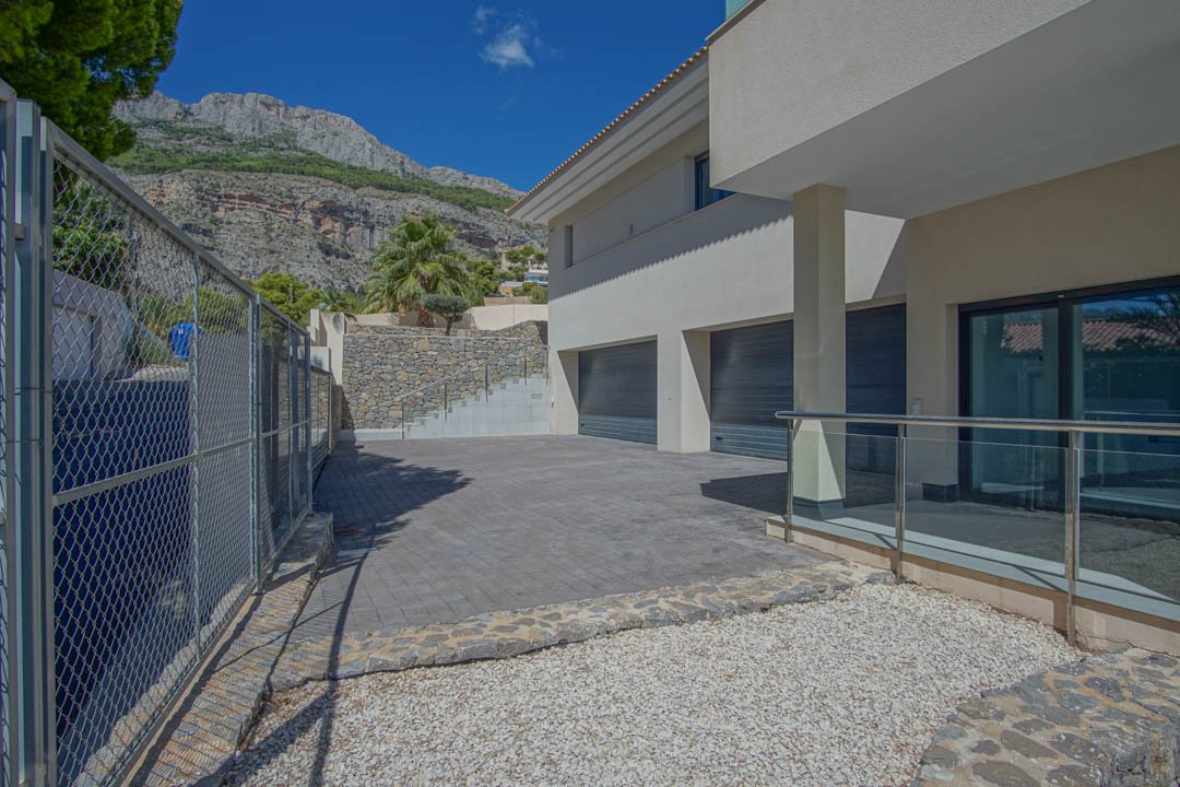 C3XY7000ALT Geräumige Villa zum Verkauf mit Meerblick in Altea