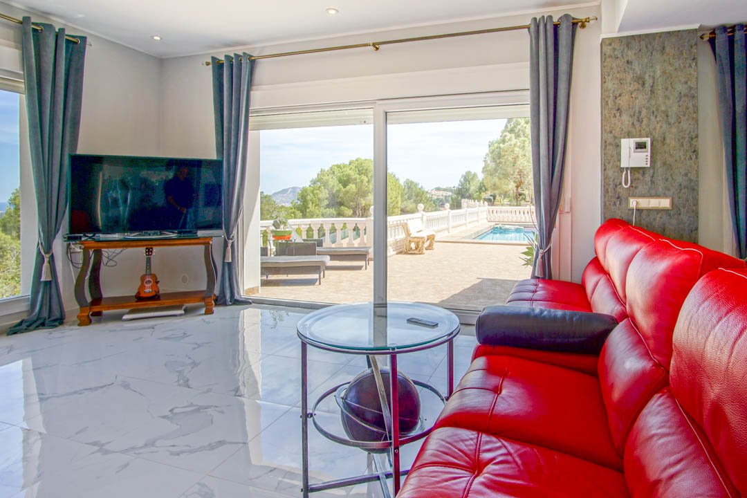 7058NUC Wunderschönes, großes, renoviertes mediterranes Landhaus in La Nucia zu verkaufen