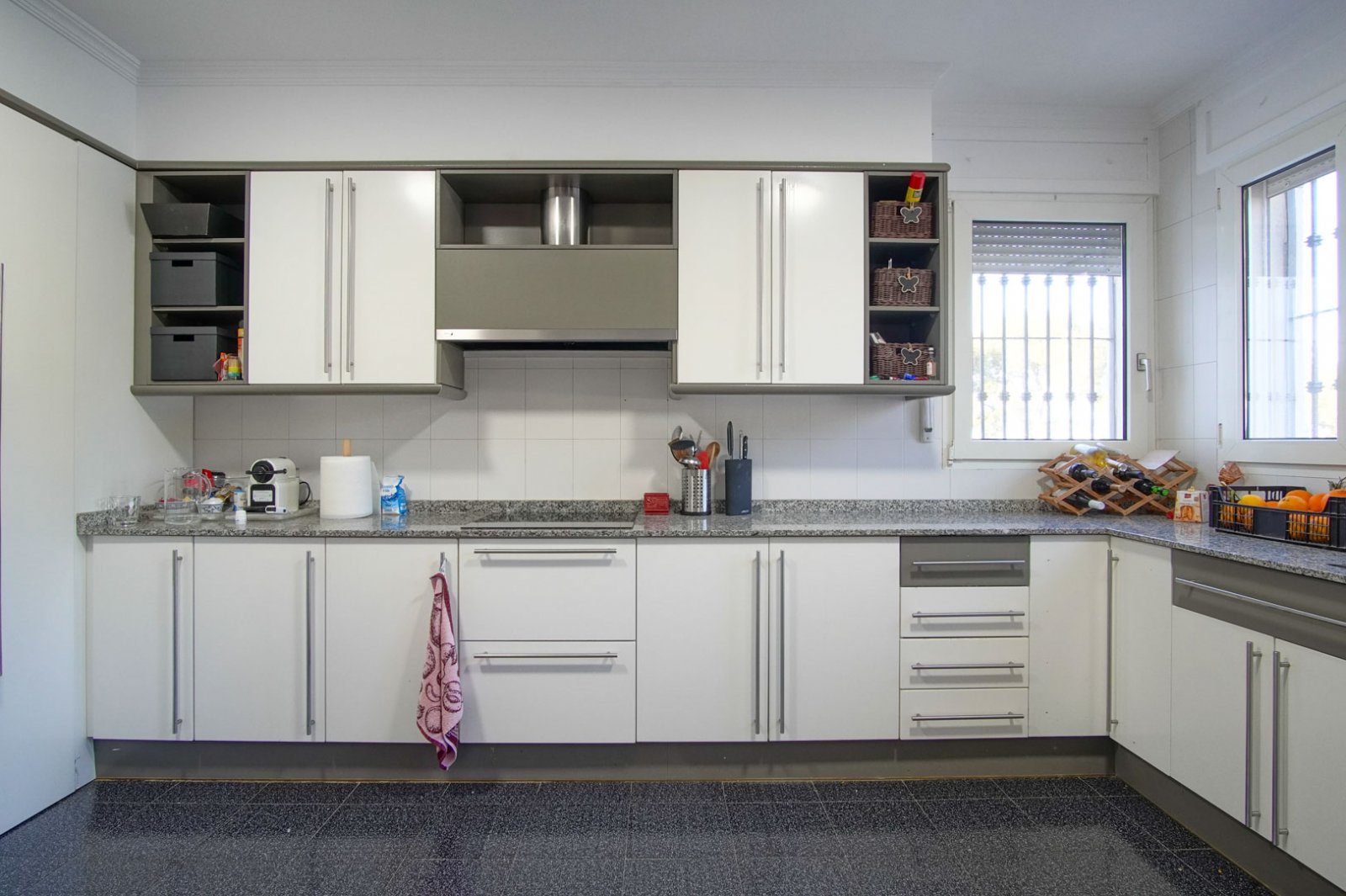 8176DEN Villa mit teilweisem Meerblick zum Verkauf in Las Rotas, Denia