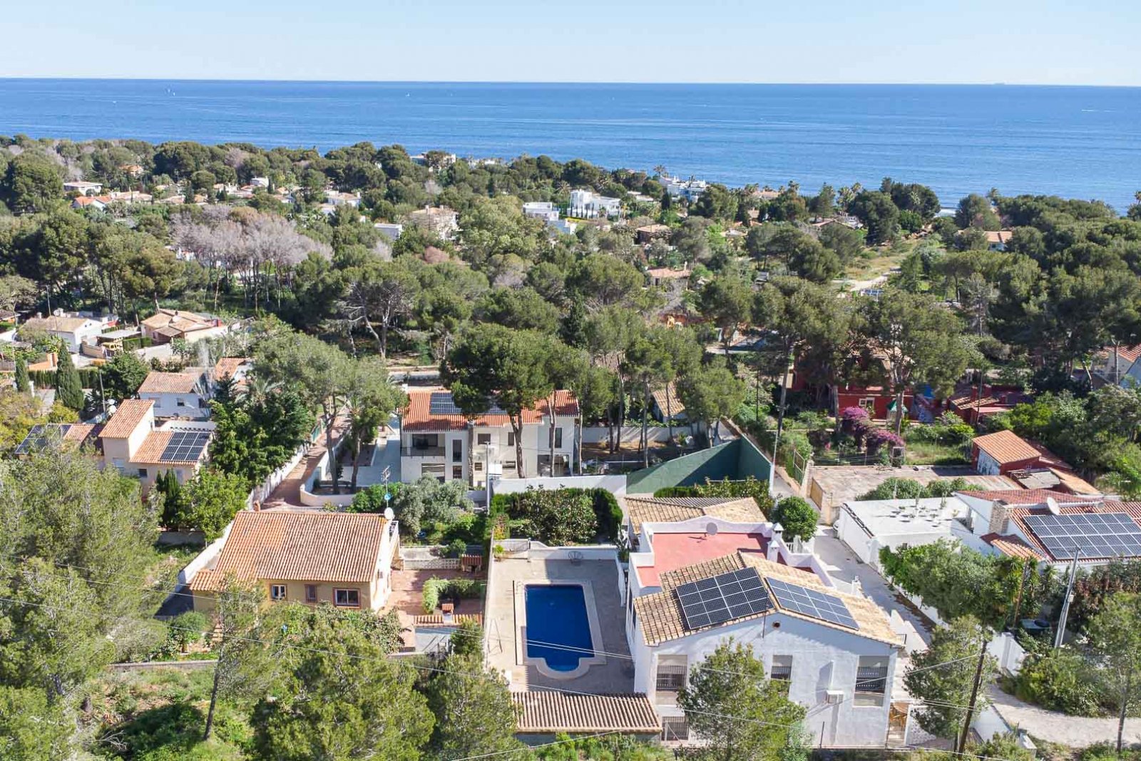 8176DEN Villa mit teilweisem Meerblick zum Verkauf in Las Rotas, Denia