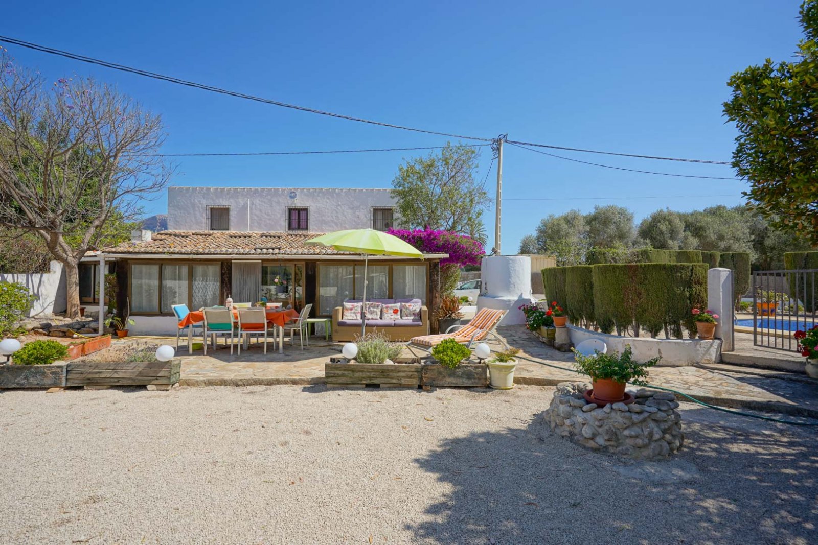 C3XY4395JAV Traditionelle Villa auf flachem Grundstück mit Gewerbeerlaubnis zum Verkauf in Jávea