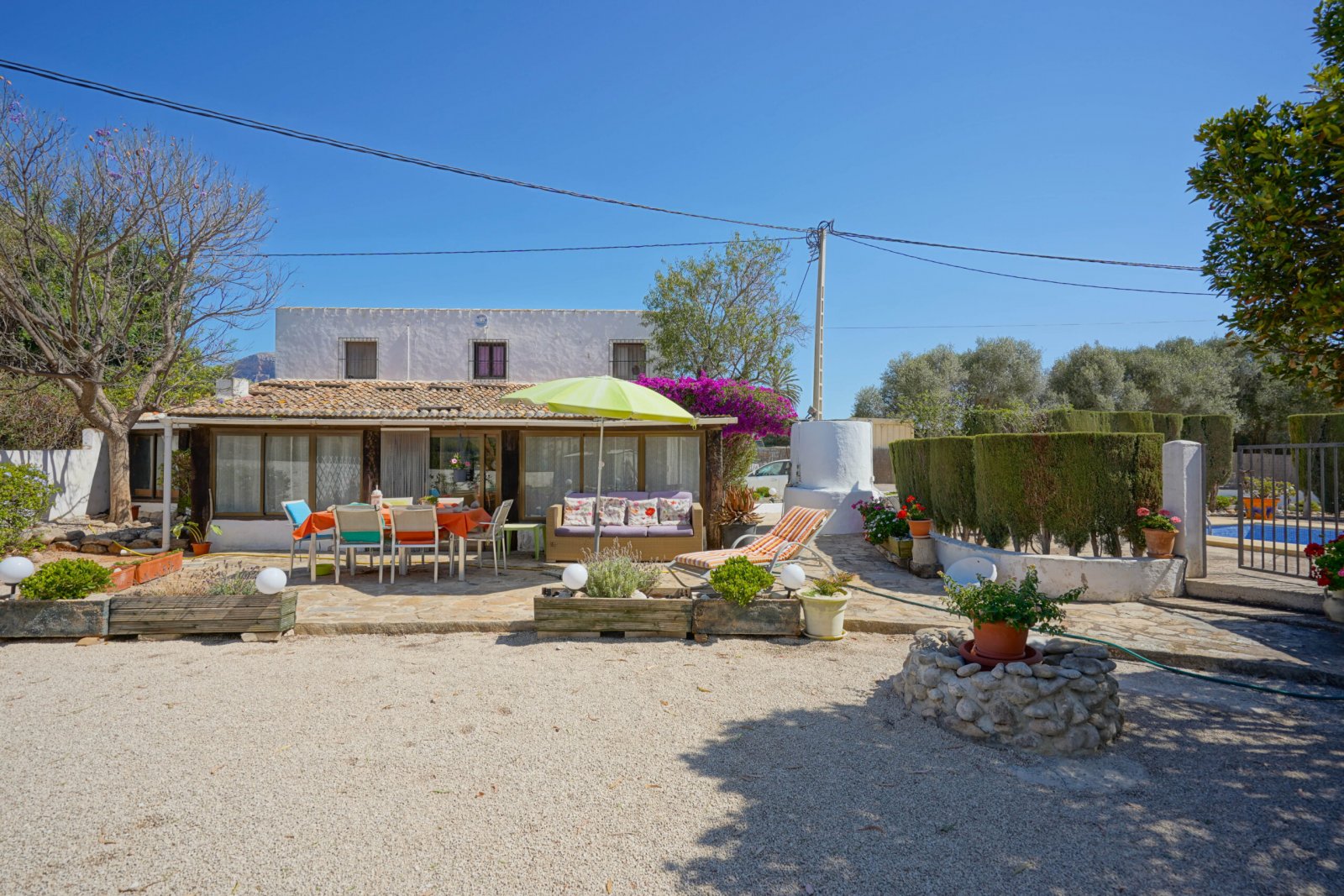 C3XY4395JAV Traditionelle Villa auf flachem Grundstück mit Gewerbeerlaubnis zum Verkauf in Jávea