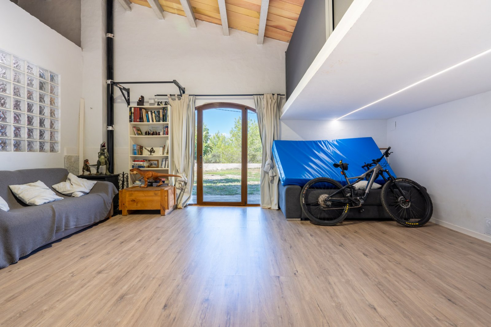 4432JAV Villa auf großem Grundstück zum Verkauf in Jávea