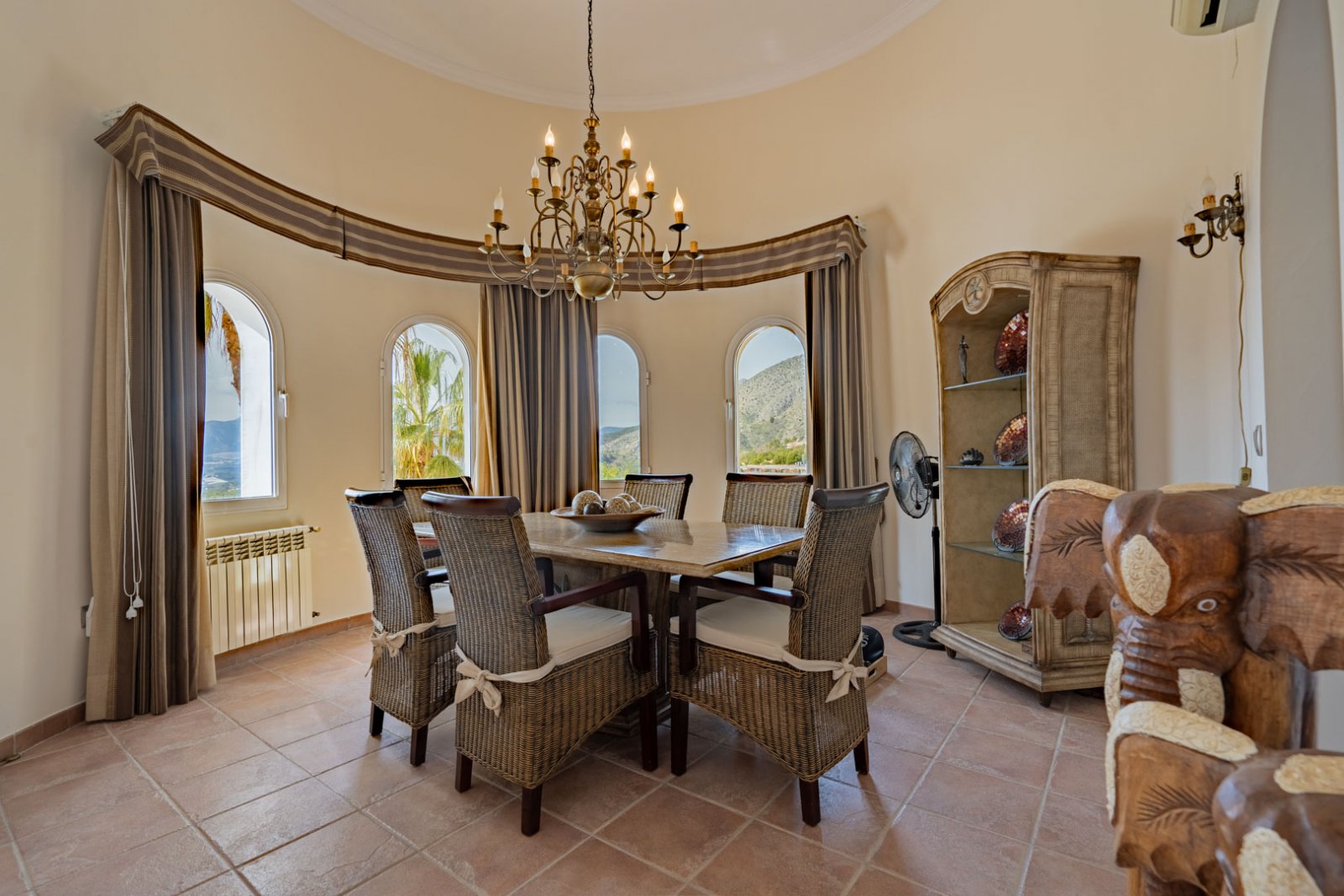 C3XY4484ALT Schöne traditionelle Villa in Alhama Springs, Altea