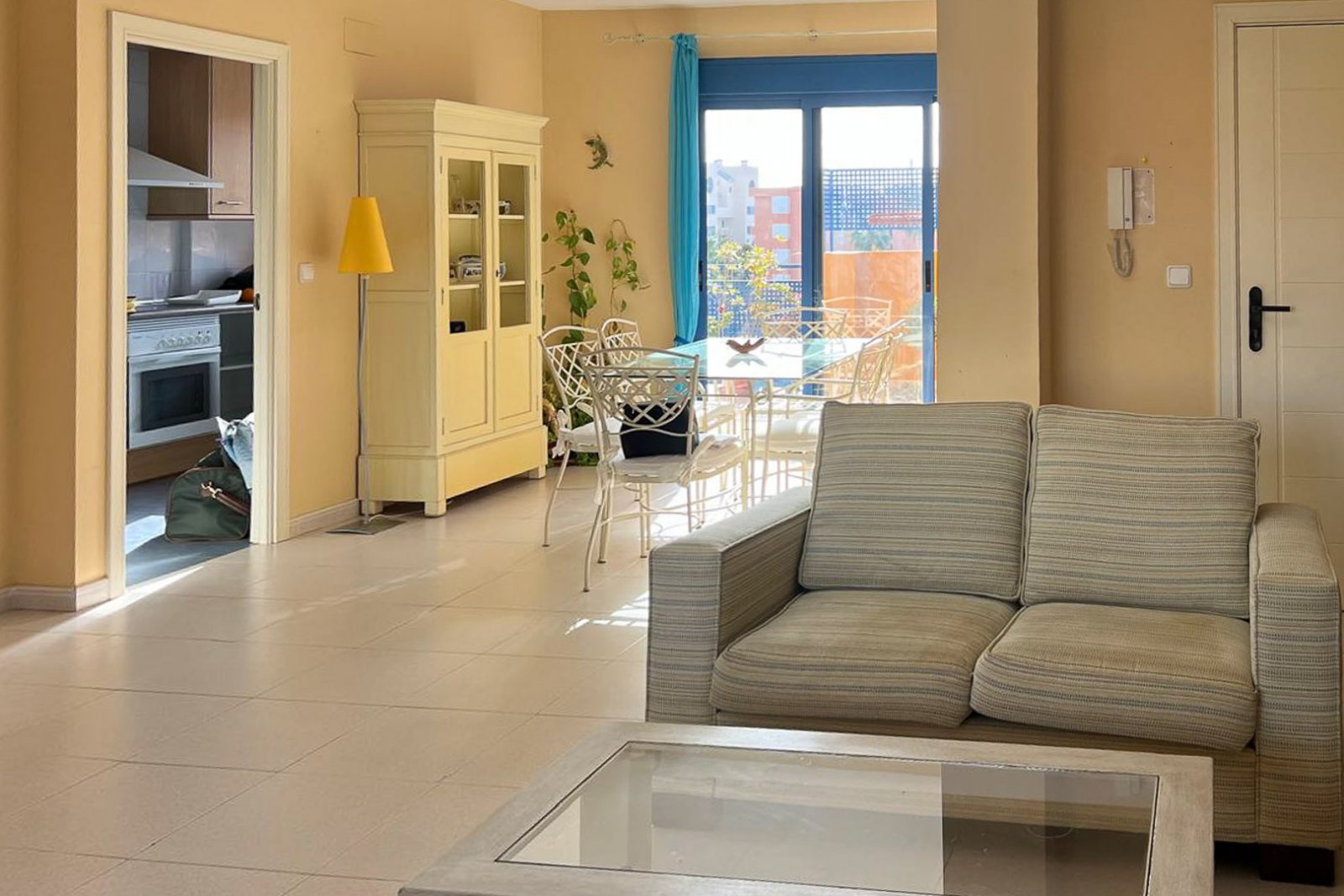 8269DEN Duplex-Penthouse mit Terrasse und teilweisem Meerblick zu verkaufen in Las Marina, Denia.