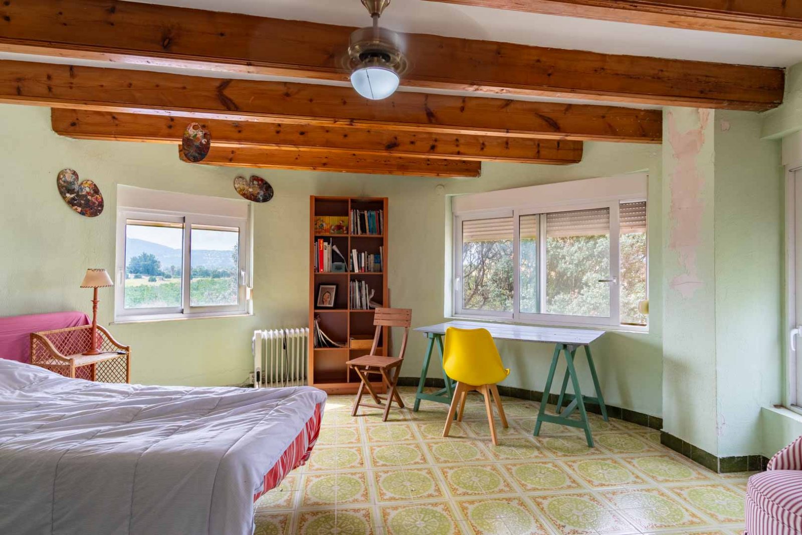 8290DEN Mediterrane Villa mit Pool, großem Grundstück, 550 m vom Strand entfernt und in der Nähe des Zentrums, zu verkaufen in Denia.