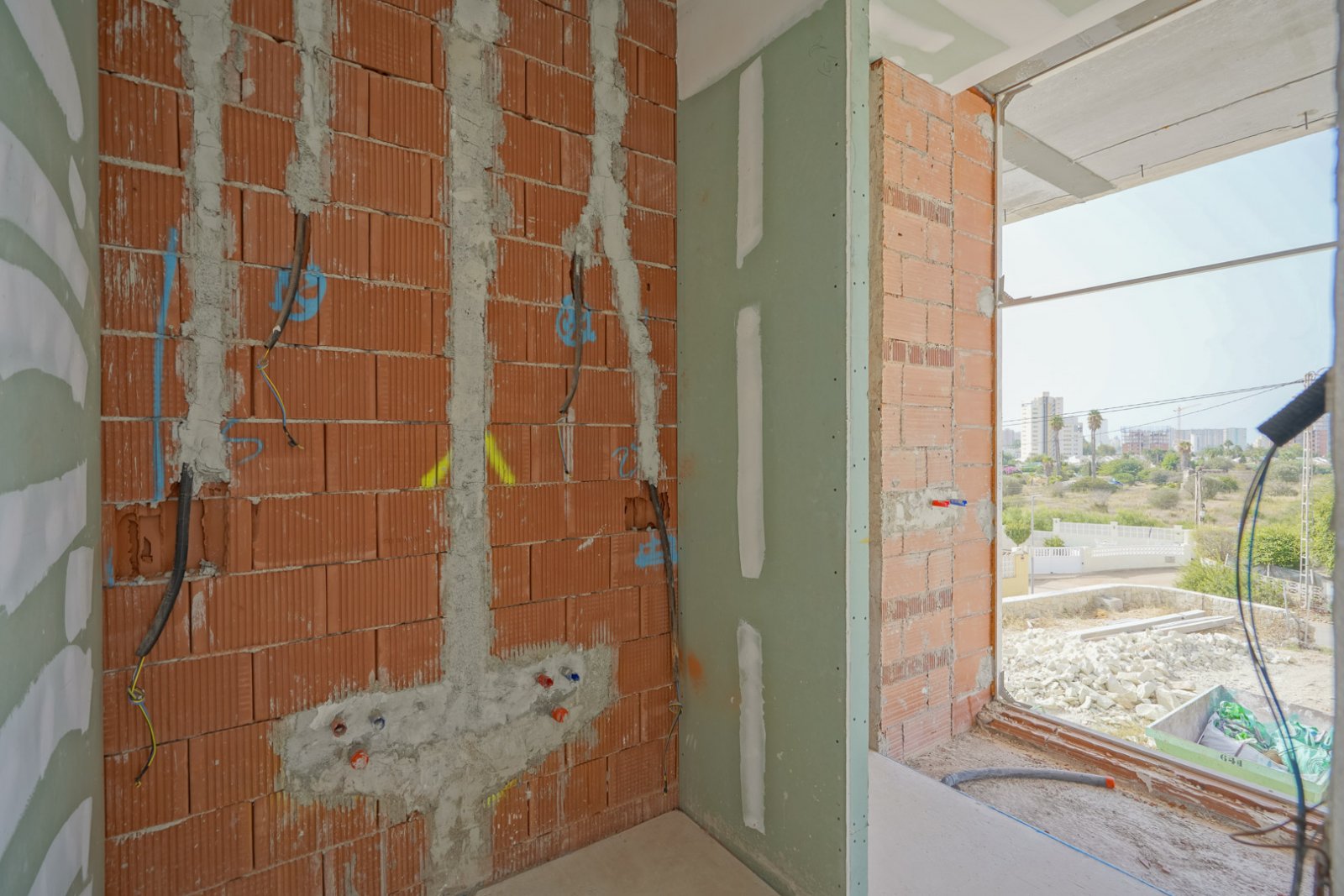 4570CAL Moderne Neubauvilla 500 m vom Strand entfernt, zu verkaufen in Calpe