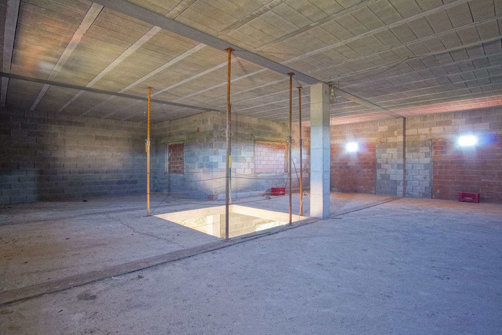 C3XY8296DEN Landhaus zum Renovieren mit großem Grundstück in Denia zu verkaufen.