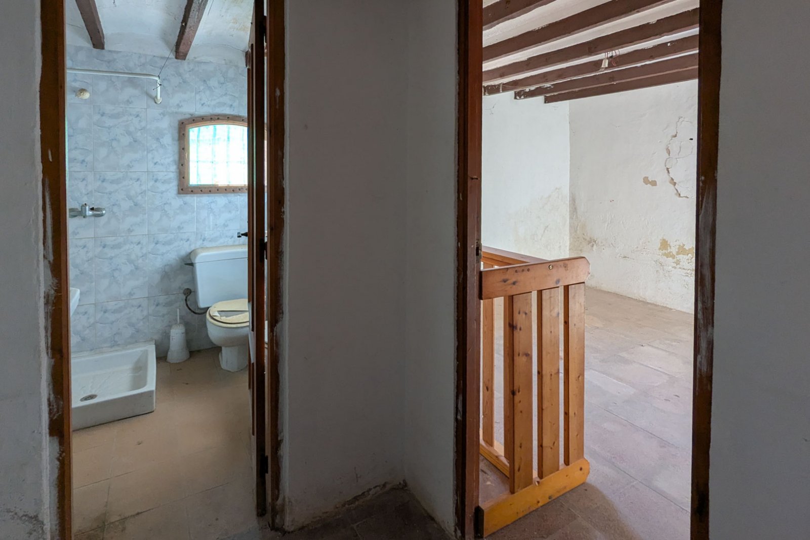 8307TEL Rustikales Doppelhaus zum Renovieren mit großem Grundstück in Teulada zu verkaufen.