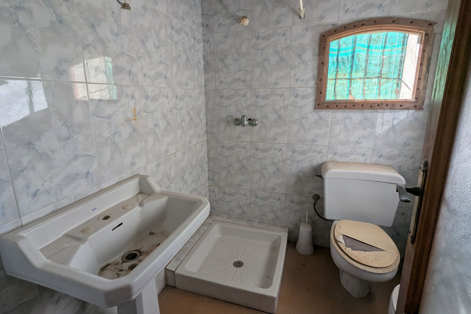 8307TEL Rustikales Doppelhaus zum Renovieren mit großem Grundstück in Teulada zu verkaufen.