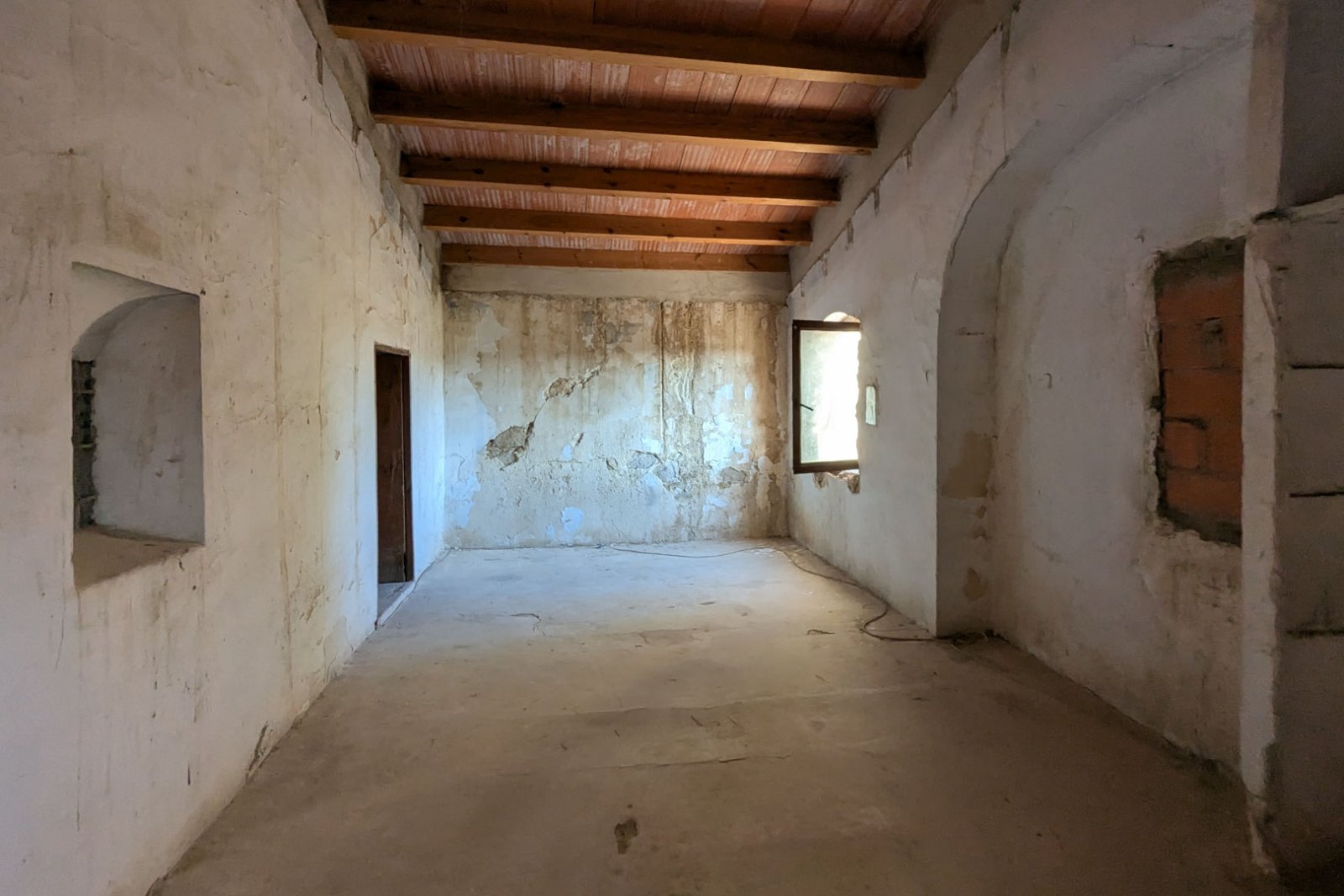 8307TEL Rustikales Doppelhaus zum Renovieren mit großem Grundstück in Teulada zu verkaufen.