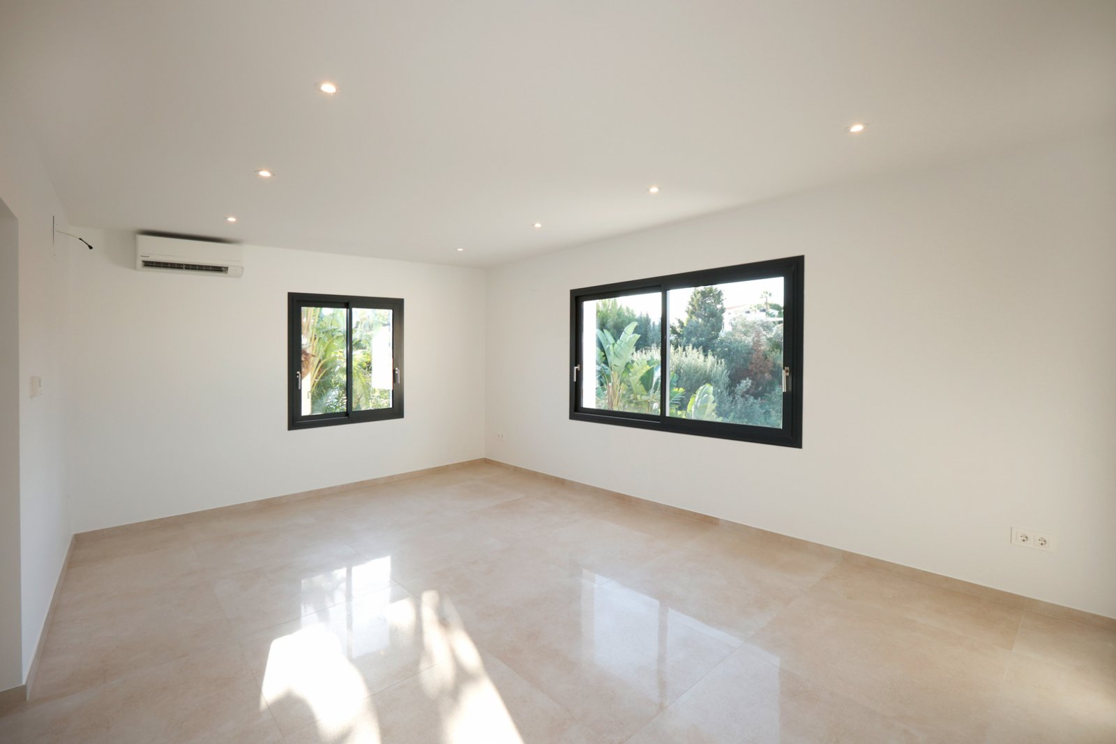 8308CAL Moderne Villa mit Bergblick, zu verkaufen in Calpe.