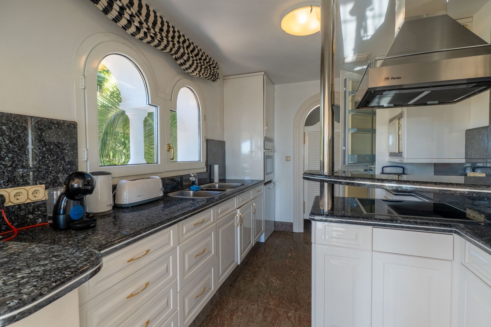 9006BEN Mediterrane Villa mit Panoramablick aufs Meer in Benissa zu verkaufen.