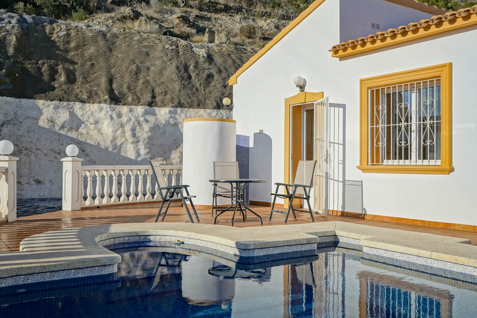 Villa C4XY4596CAL mit Gästehaus und Panoramablick aufs Meer in Oltamar, Calpe zu verkaufen