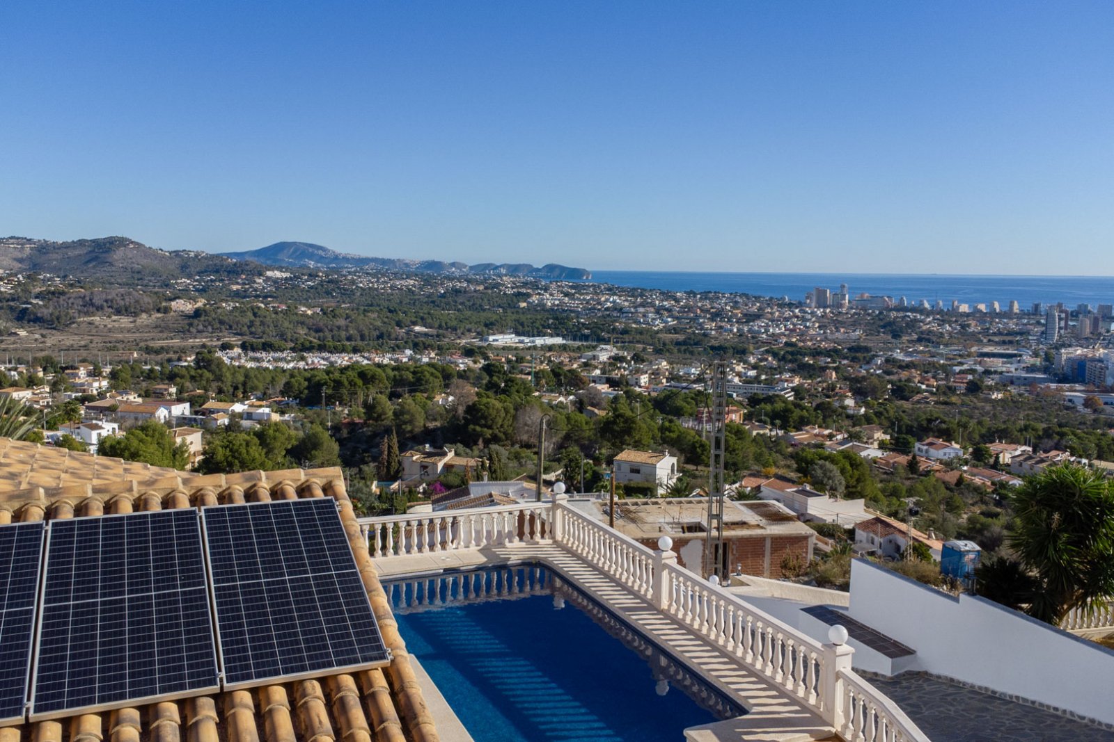 Villa C4XY4596CAL mit Gästehaus und Panoramablick aufs Meer in Oltamar, Calpe zu verkaufen