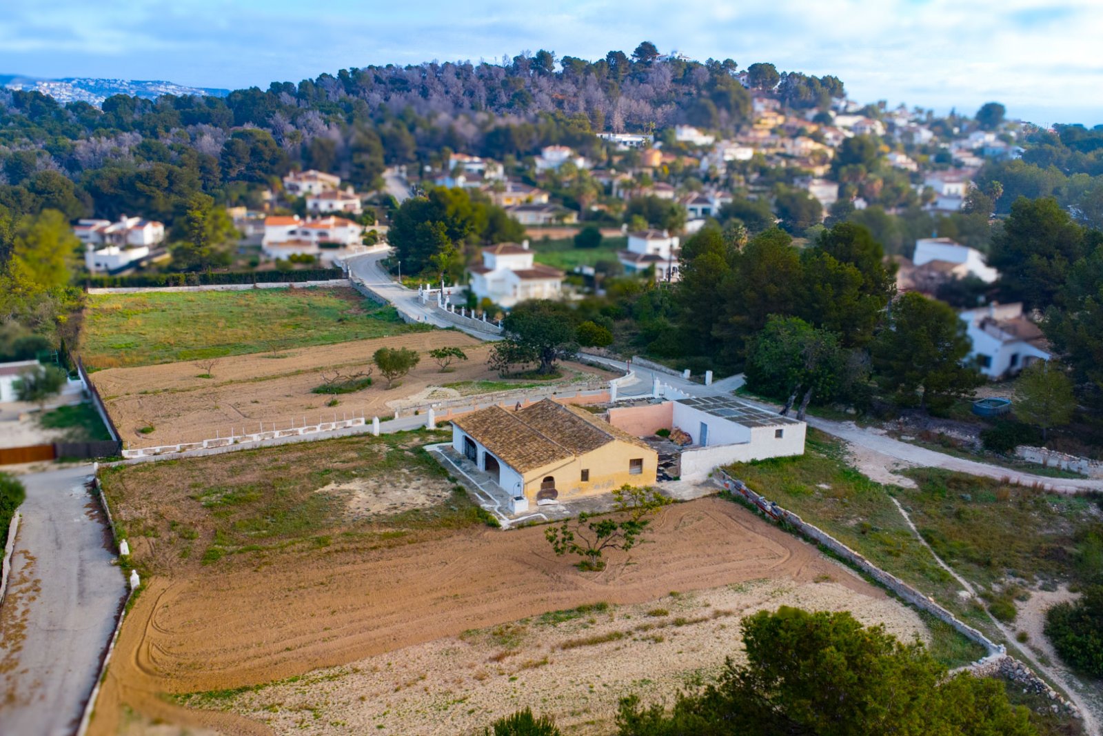 4628JAV Traditionelle Finca mit mehreren Grundstücken zum Verkauf in Pinosol-Las Laderas, Jávea