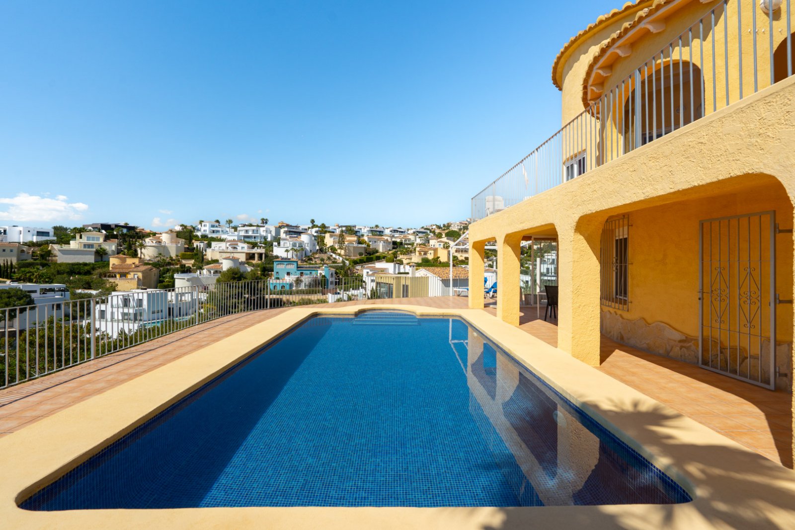 4633BELL Wunderschöne Villa mit Panoramablick aufs Meer zum Verkauf in Cumbre del Sol, Benitachell