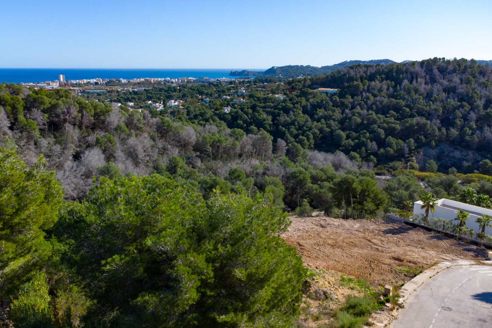 7100JAV Neubau-Villa im Ibiza-Stil mit Baugenehmigung in Jávea zu verkaufen