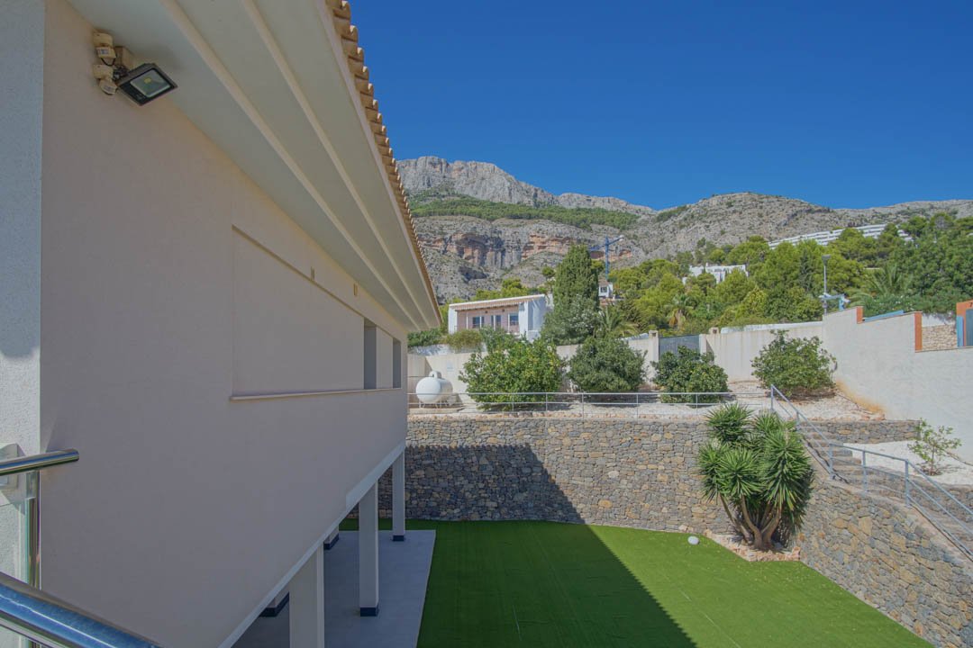 C3XY7000ALT Geräumige Villa zum Verkauf mit Meerblick in Altea