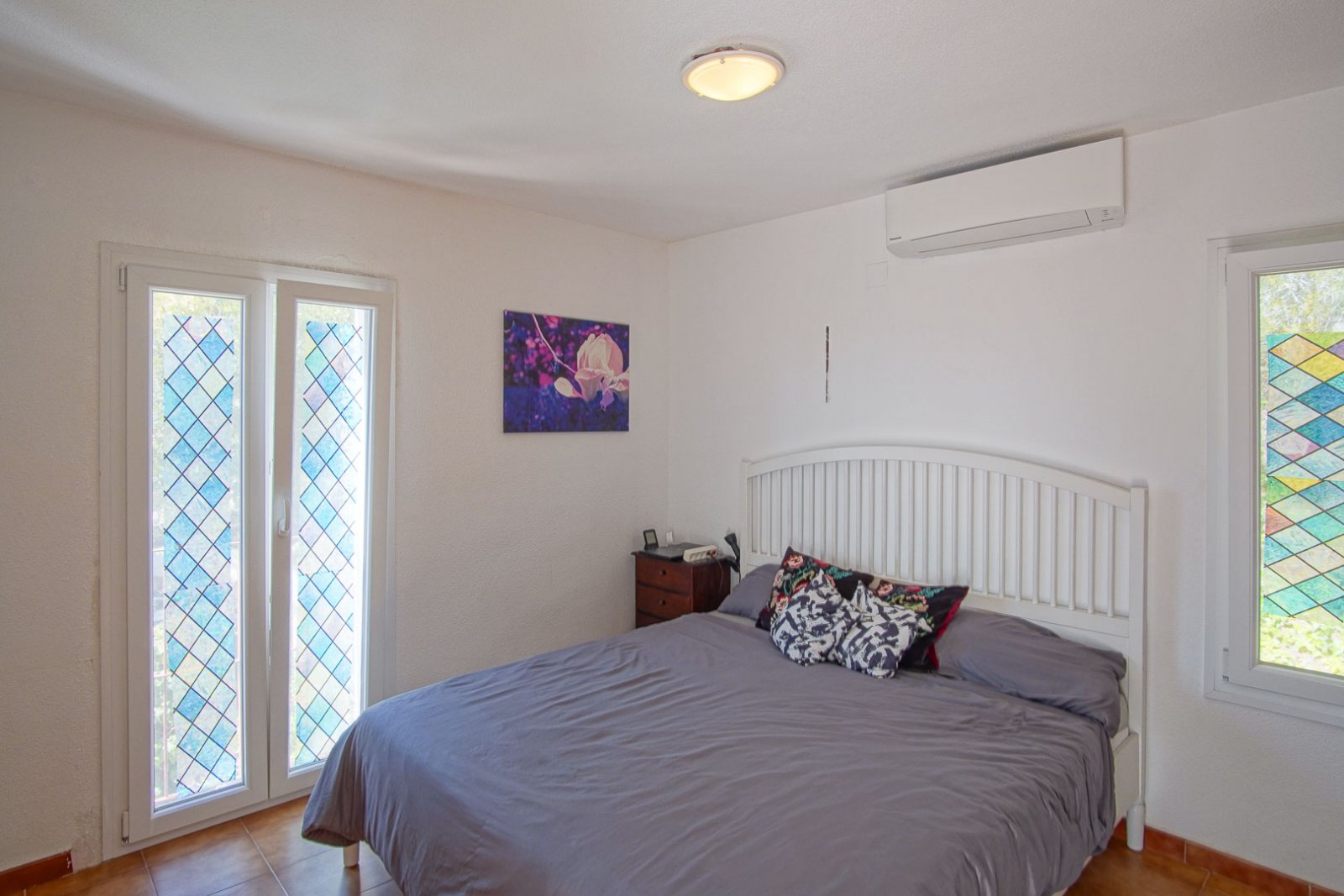 8256ALT Mediterrane Villa mit Teilblick auf das Meer und die Berge zum Verkauf in Altea.