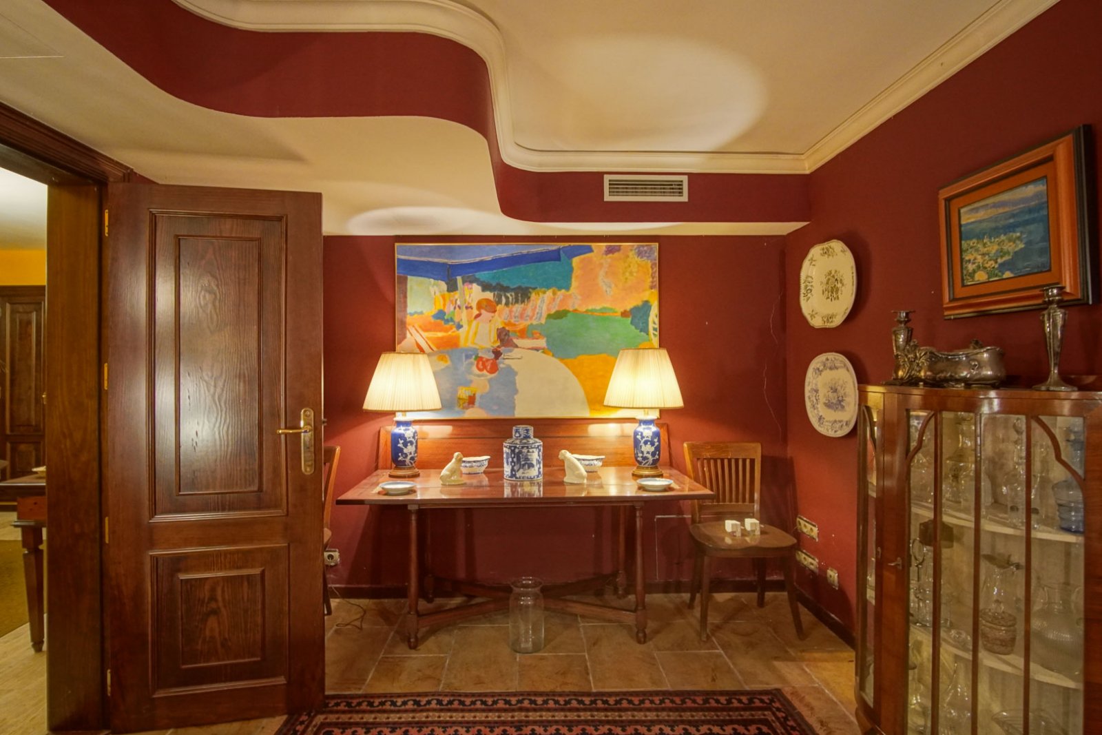 C3XY8287DEN Villa mit Pool zum Verkauf in Denia, mit teilweisem Blick auf die Berge und die Burg.