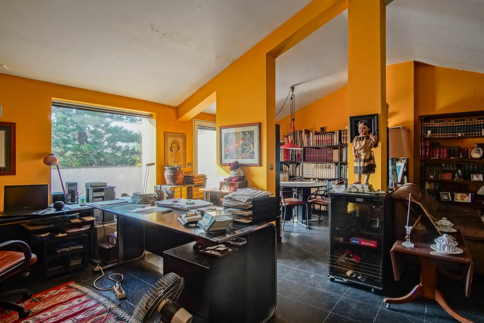 C3XY8287DEN Villa mit Pool zum Verkauf in Denia, mit teilweisem Blick auf die Berge und die Burg.