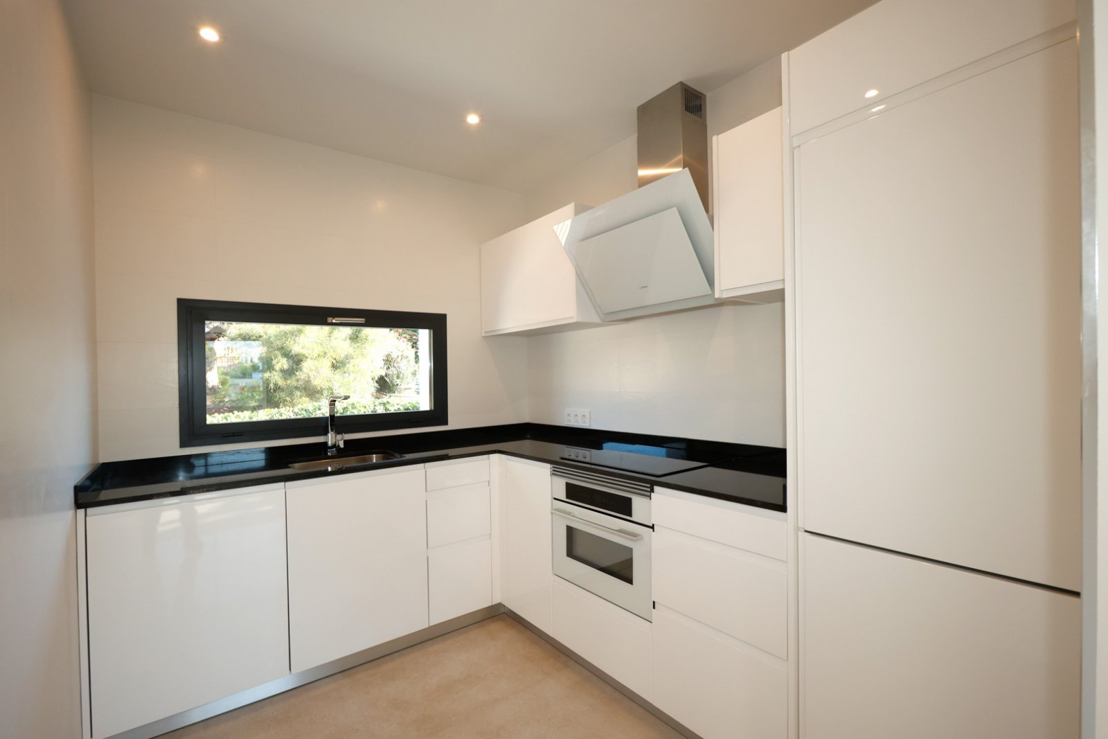 8308CAL Moderne Villa mit Bergblick, zu verkaufen in Calpe.