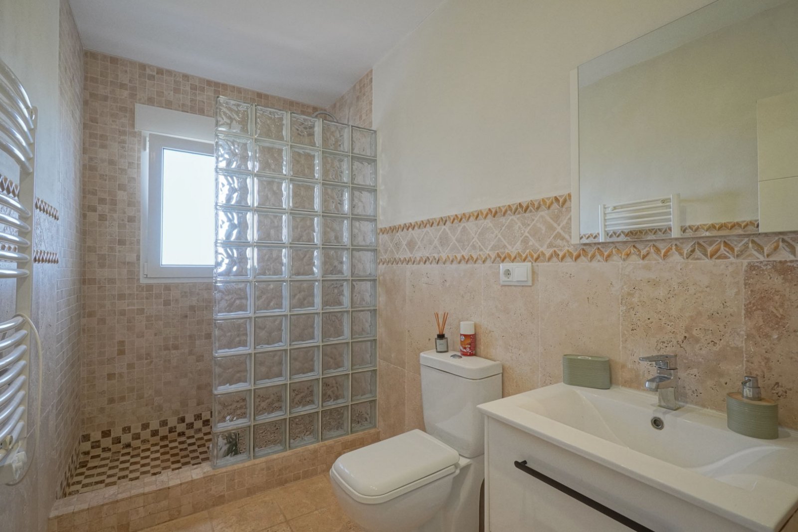 C3XY8309SEL Mediterrane Villa mit Panoramablick auf das Meer zum Verkauf in La Sella, Pedreguer.